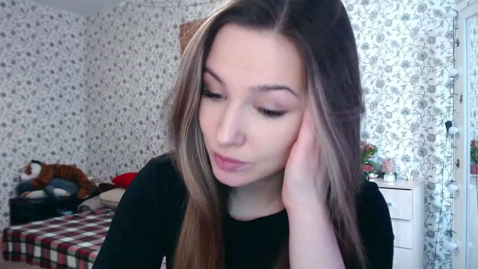 Gallery image thumbnail from RosieRosa's myfreecams stream on, 04/05/2023, 15:08 image 6 of 20