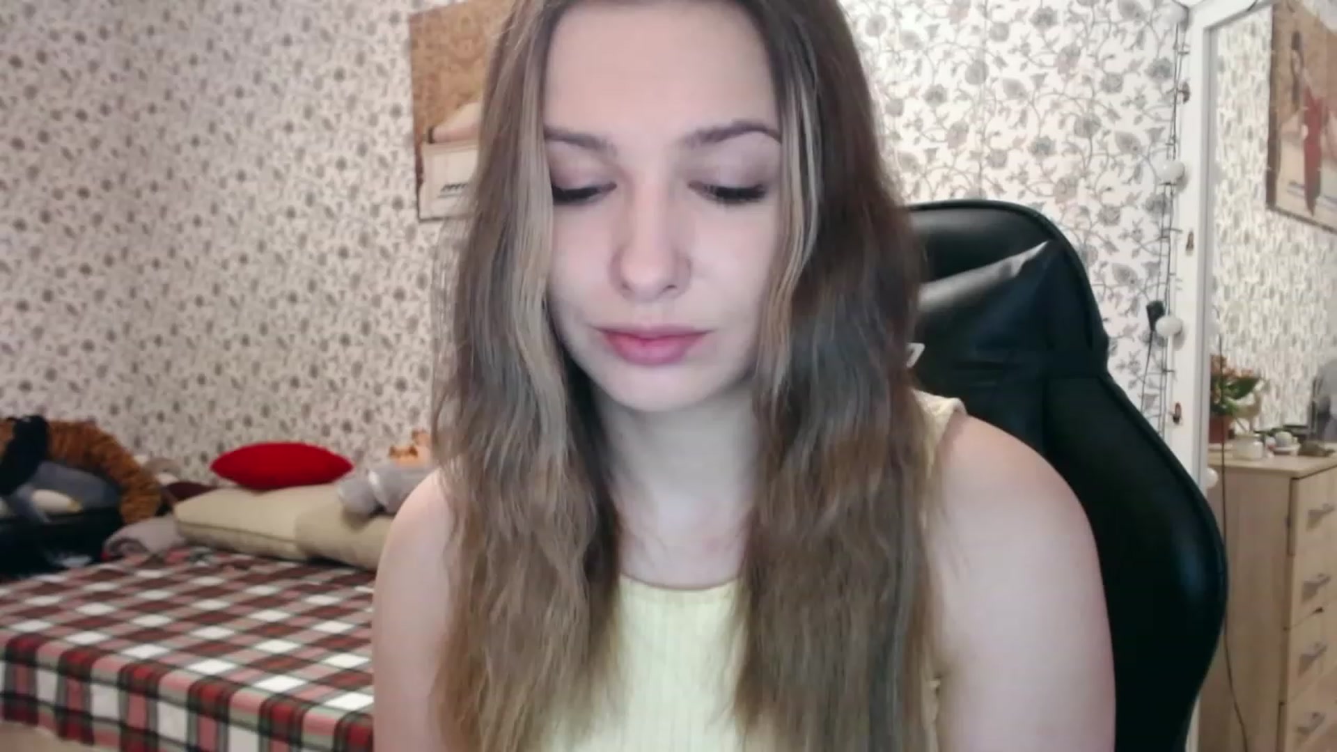 Gallery image thumbnail from RosieRosa's myfreecams stream on, 04/06/2023, 04:08 image 7 of 20