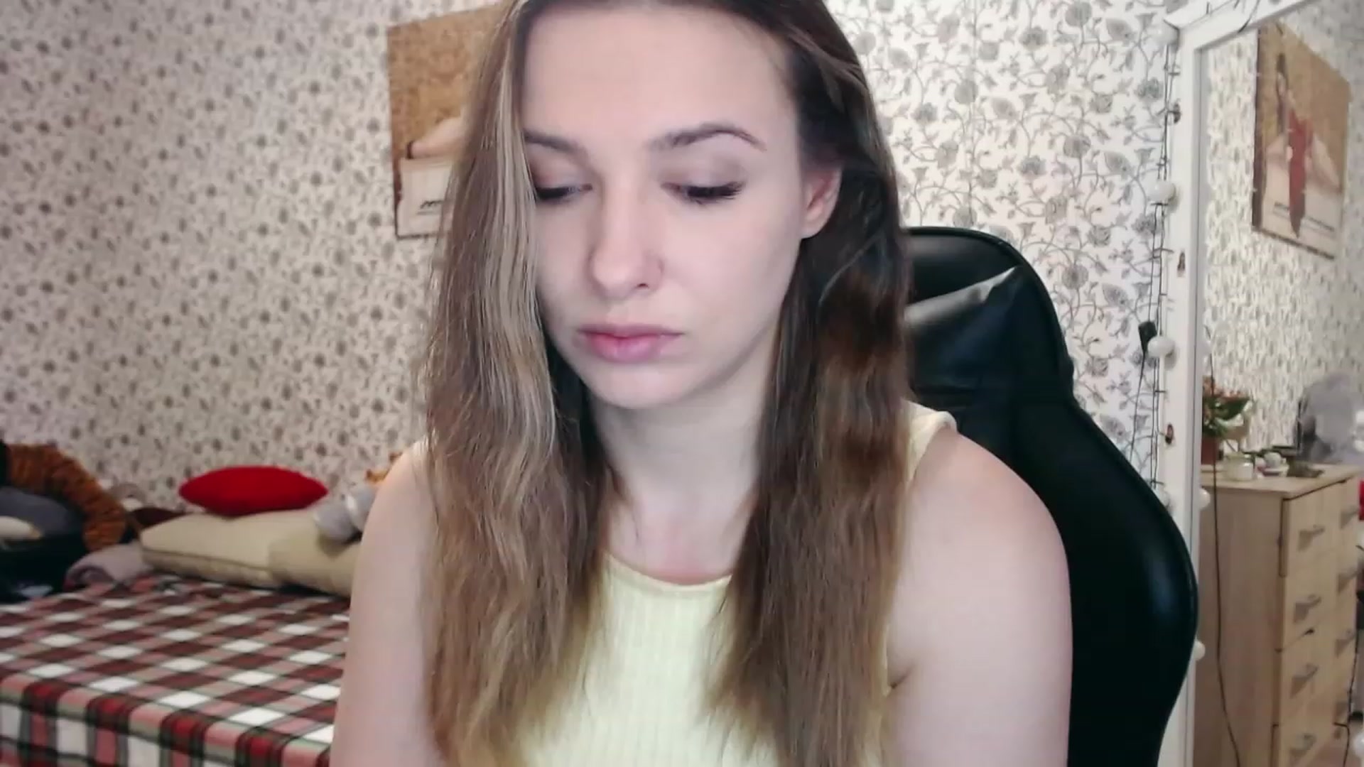 Gallery image thumbnail from RosieRosa's myfreecams stream on, 04/06/2023, 04:08 image 18 of 20
