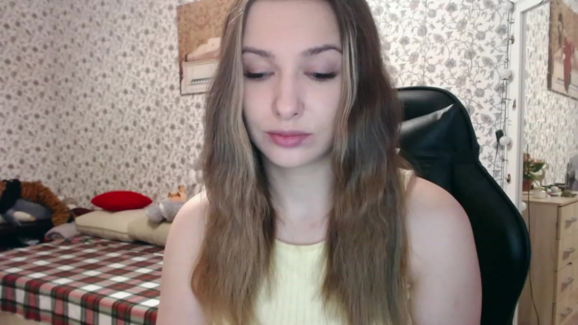 Gallery image thumbnail from RosieRosa's myfreecams stream on, 04/06/2023, 04:08 image 8 of 20