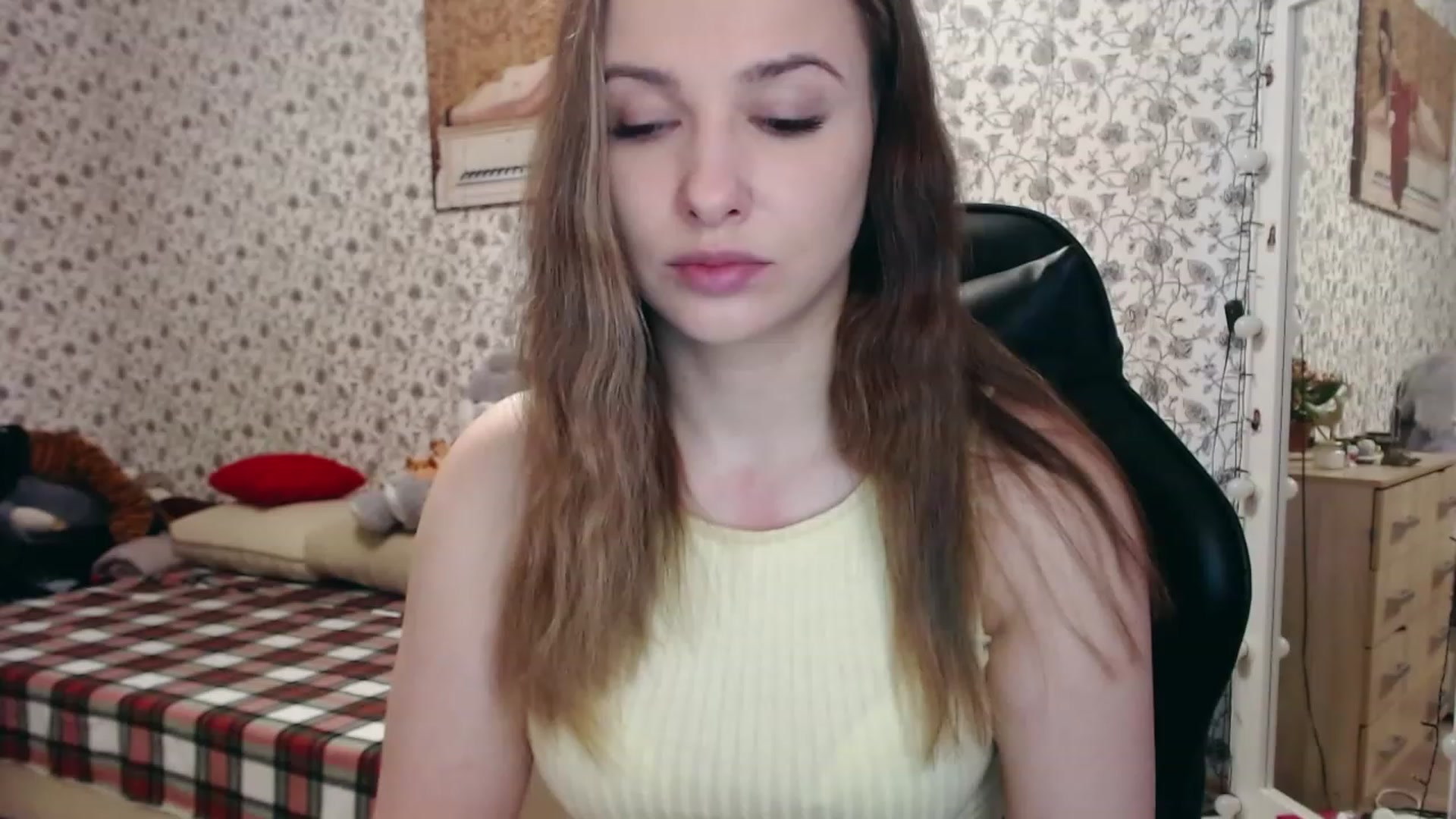 Gallery image thumbnail from RosieRosa's myfreecams stream on, 04/06/2023, 04:08 image 15 of 20