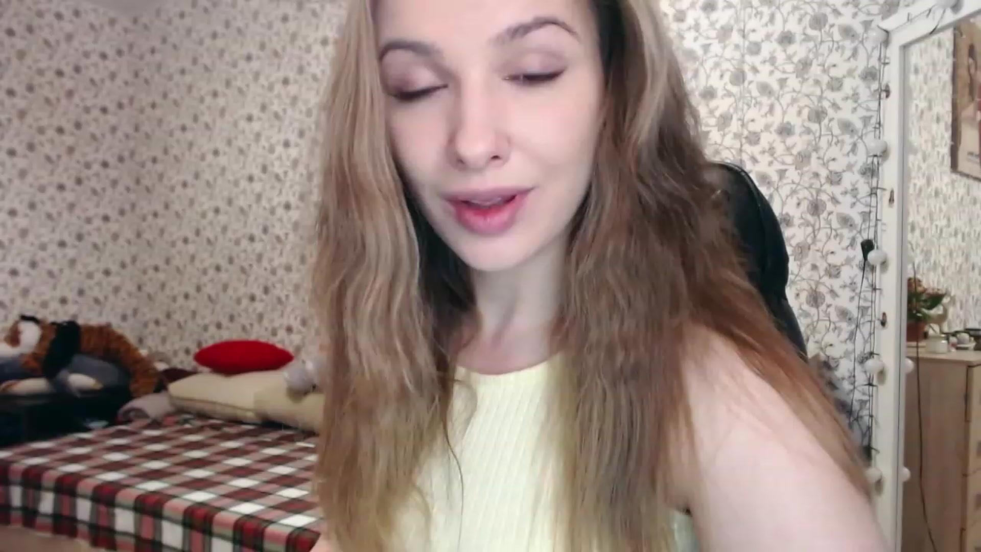 Gallery image thumbnail from RosieRosa's myfreecams stream on, 04/06/2023, 04:08 image 11 of 20