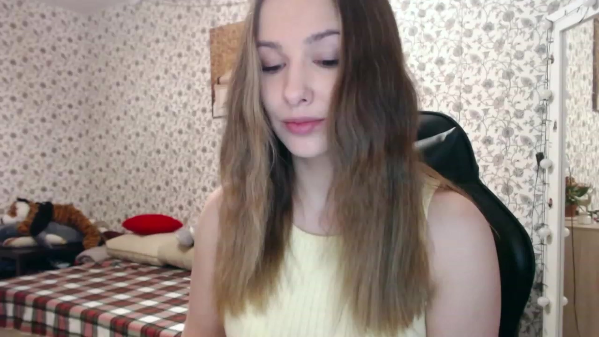 Gallery image thumbnail from RosieRosa's myfreecams stream on, 04/06/2023, 04:08 image 1 of 20