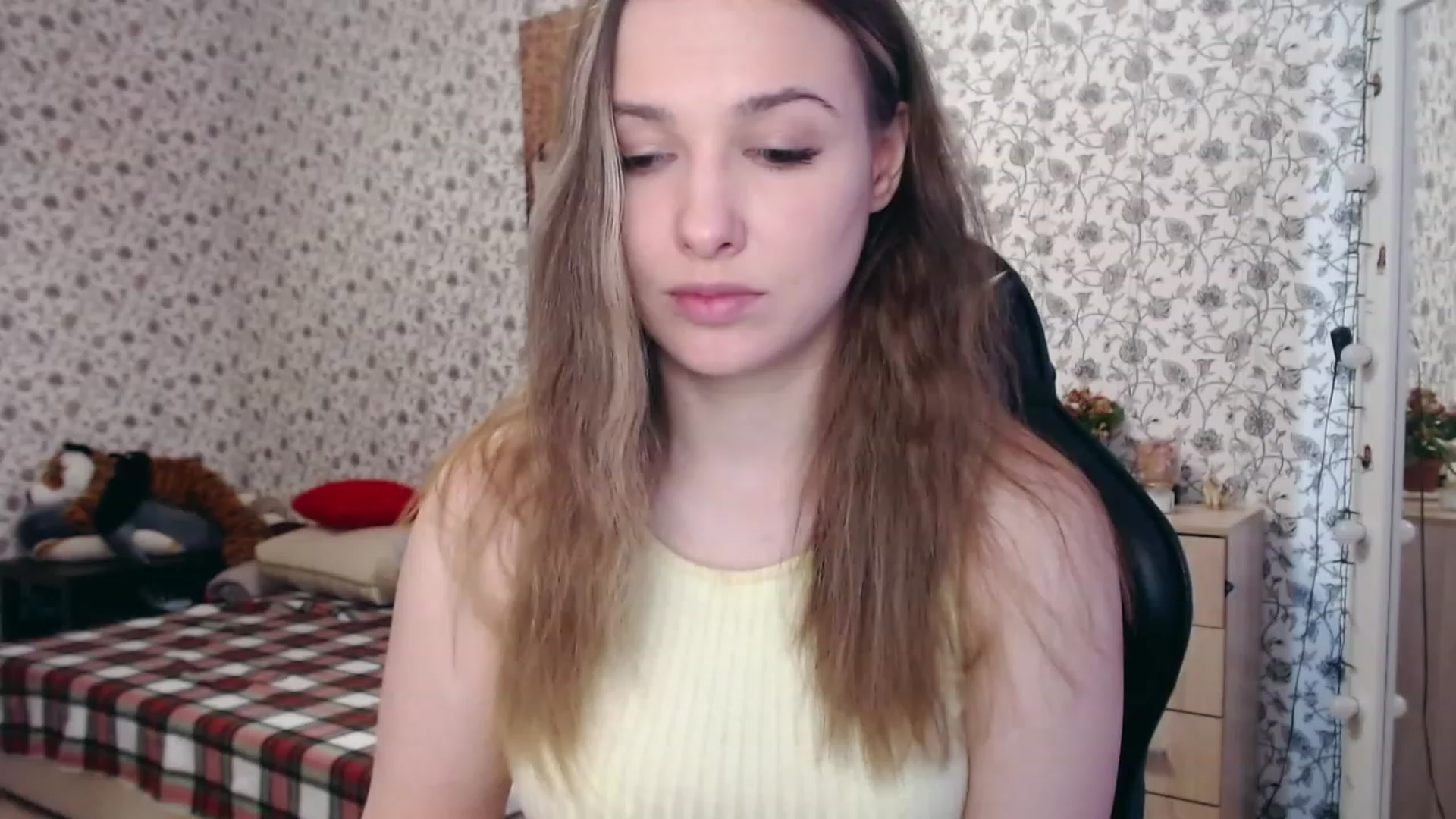Gallery image thumbnail from RosieRosa's myfreecams stream on, 04/06/2023, 06:05 image 13 of 20