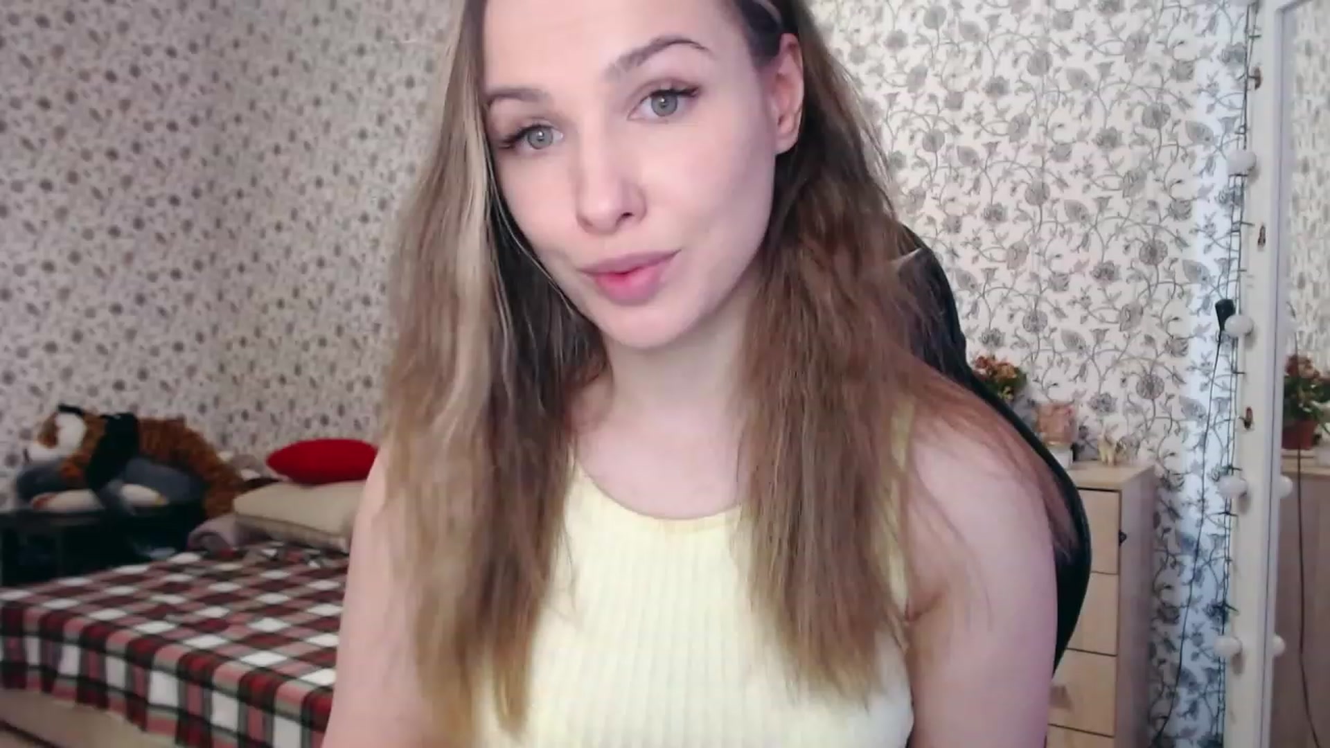 Gallery image thumbnail from RosieRosa's myfreecams stream on, 04/06/2023, 06:05 image 8 of 20