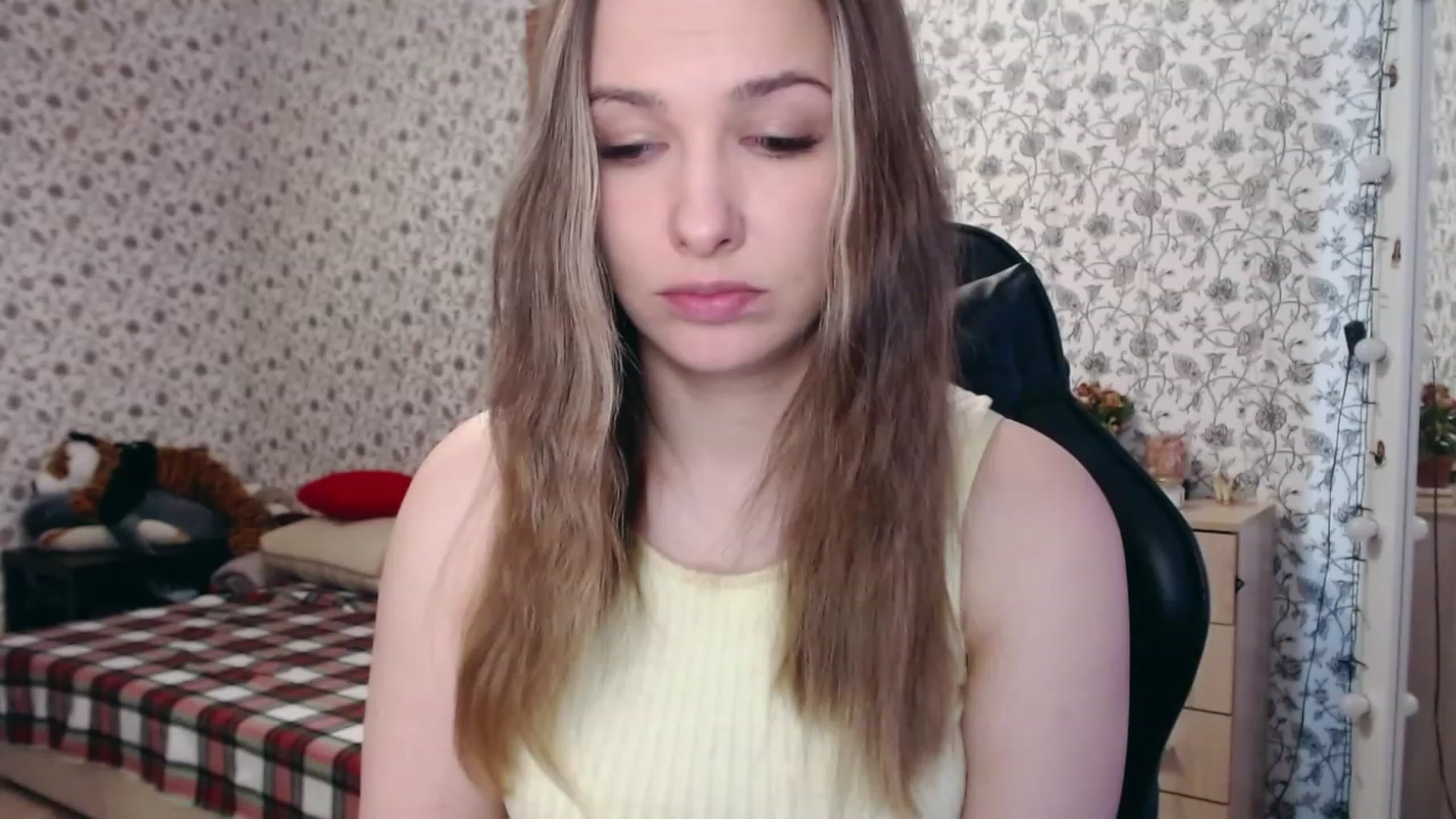 Gallery image thumbnail from RosieRosa's myfreecams stream on, 04/06/2023, 06:05 image 2 of 20