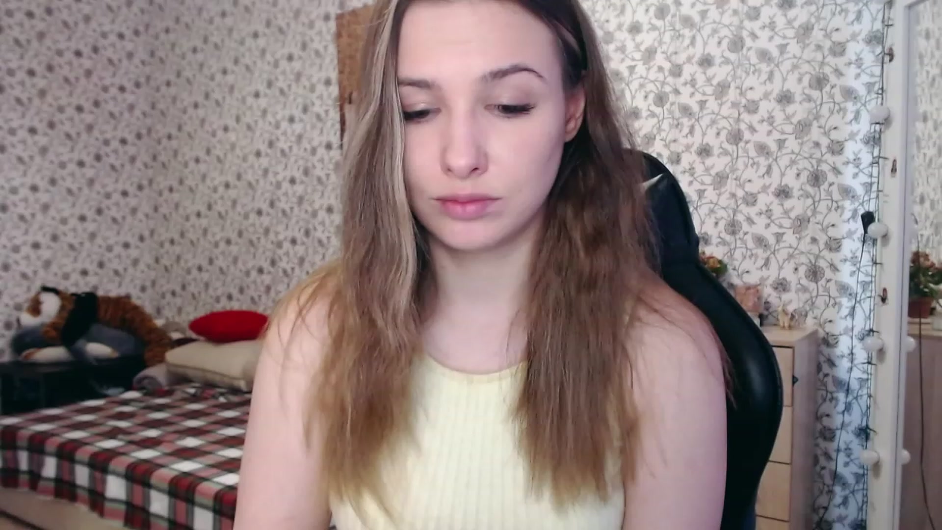 Gallery image thumbnail from RosieRosa's myfreecams stream on, 04/06/2023, 06:05 image 18 of 20