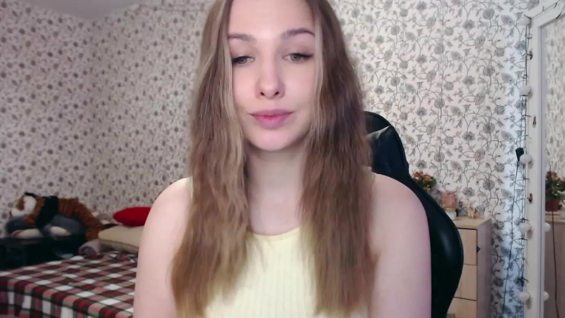 Gallery image thumbnail from RosieRosa's myfreecams stream on, 04/06/2023, 06:05 image 4 of 20