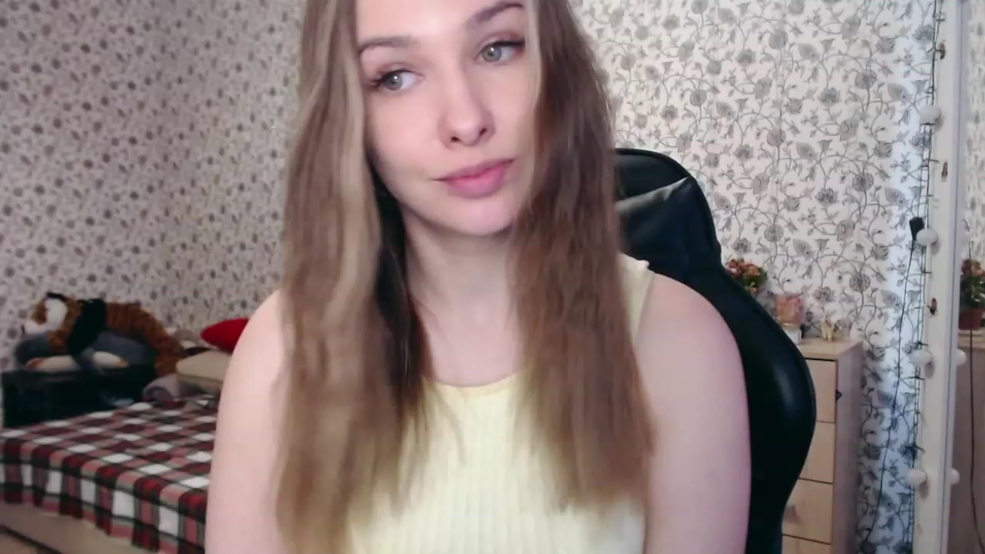 Gallery image thumbnail from RosieRosa's myfreecams stream on, 04/06/2023, 06:05 image 3 of 20