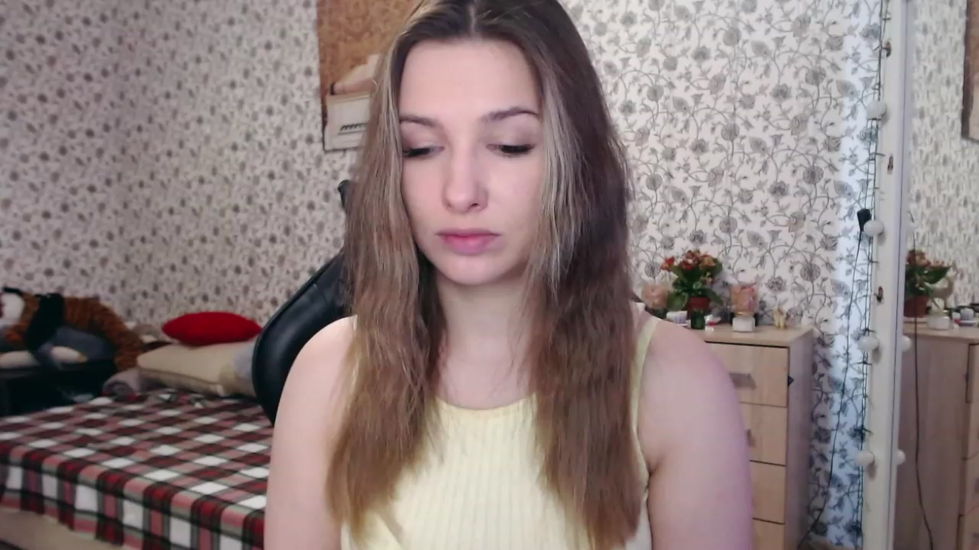 Gallery image thumbnail from RosieRosa's myfreecams stream on, 04/06/2023, 06:40 image 2 of 20