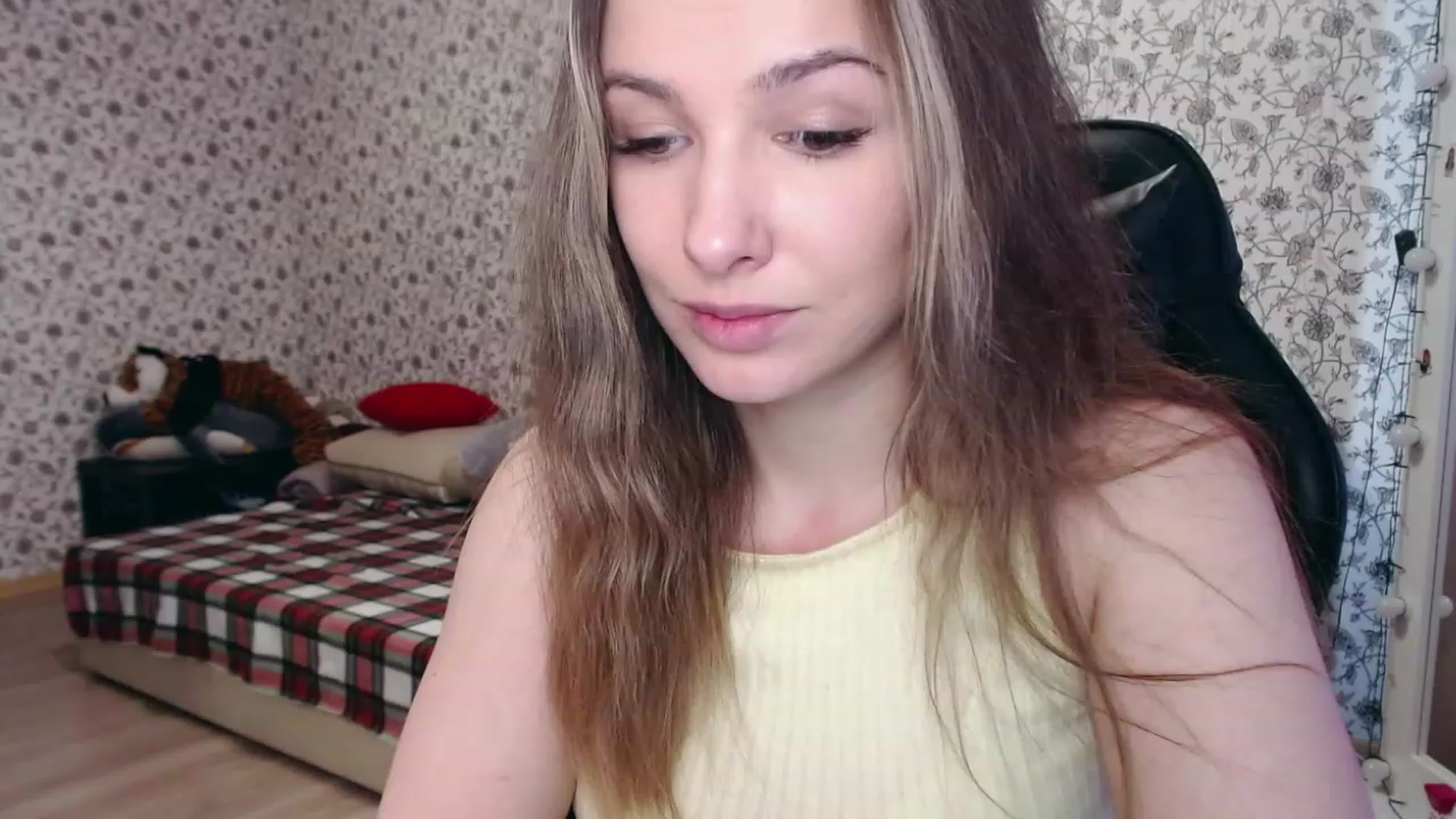 Gallery image thumbnail from RosieRosa's myfreecams stream on, 04/06/2023, 06:40 image 18 of 20