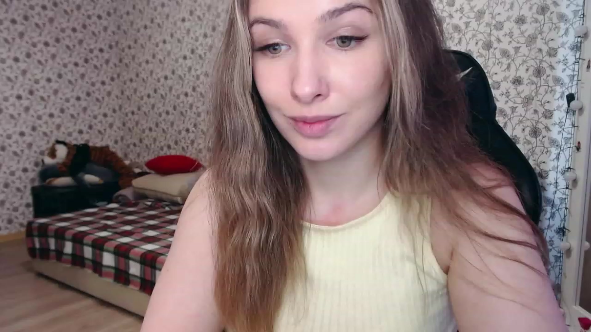Gallery image thumbnail from RosieRosa's myfreecams stream on, 04/06/2023, 06:40 image 17 of 20