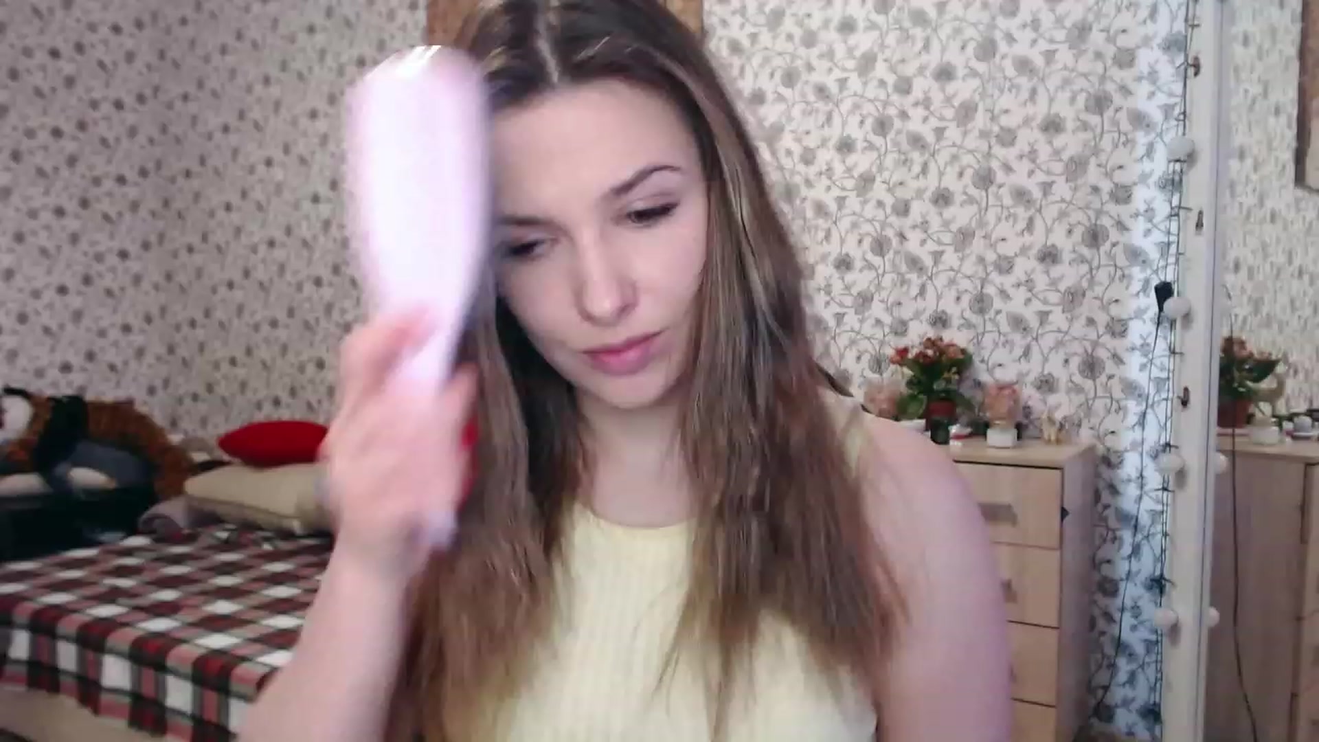 Gallery image thumbnail from RosieRosa's myfreecams stream on, 04/06/2023, 06:40 image 4 of 20