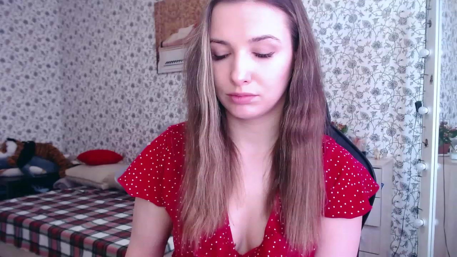Gallery image thumbnail from RosieRosa's myfreecams stream on, 04/07/2023, 06:30 image 10 of 20