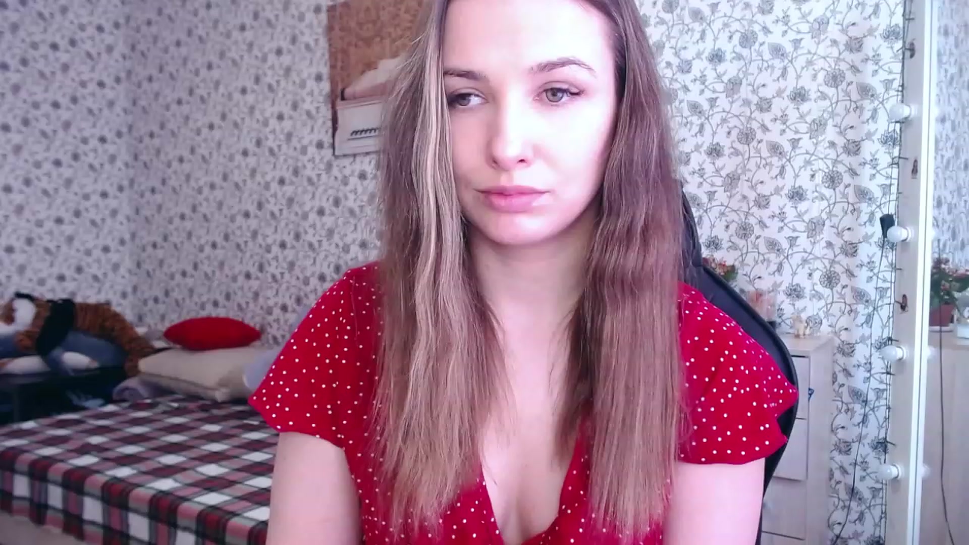 Gallery image thumbnail from RosieRosa's myfreecams stream on, 04/07/2023, 06:30 image 8 of 20