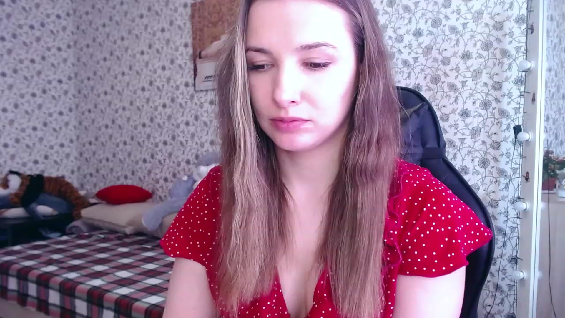 Gallery image thumbnail from RosieRosa's myfreecams stream on, 04/07/2023, 06:30 image 19 of 20