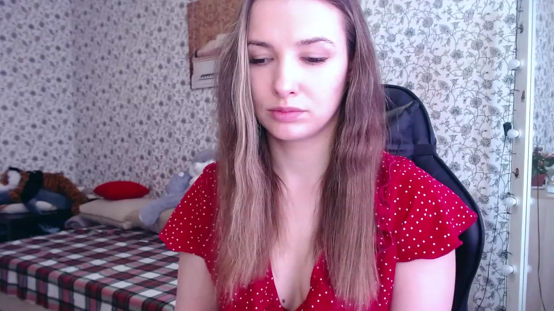 Gallery image thumbnail from RosieRosa's myfreecams stream on, 04/07/2023, 06:30 image 15 of 20
