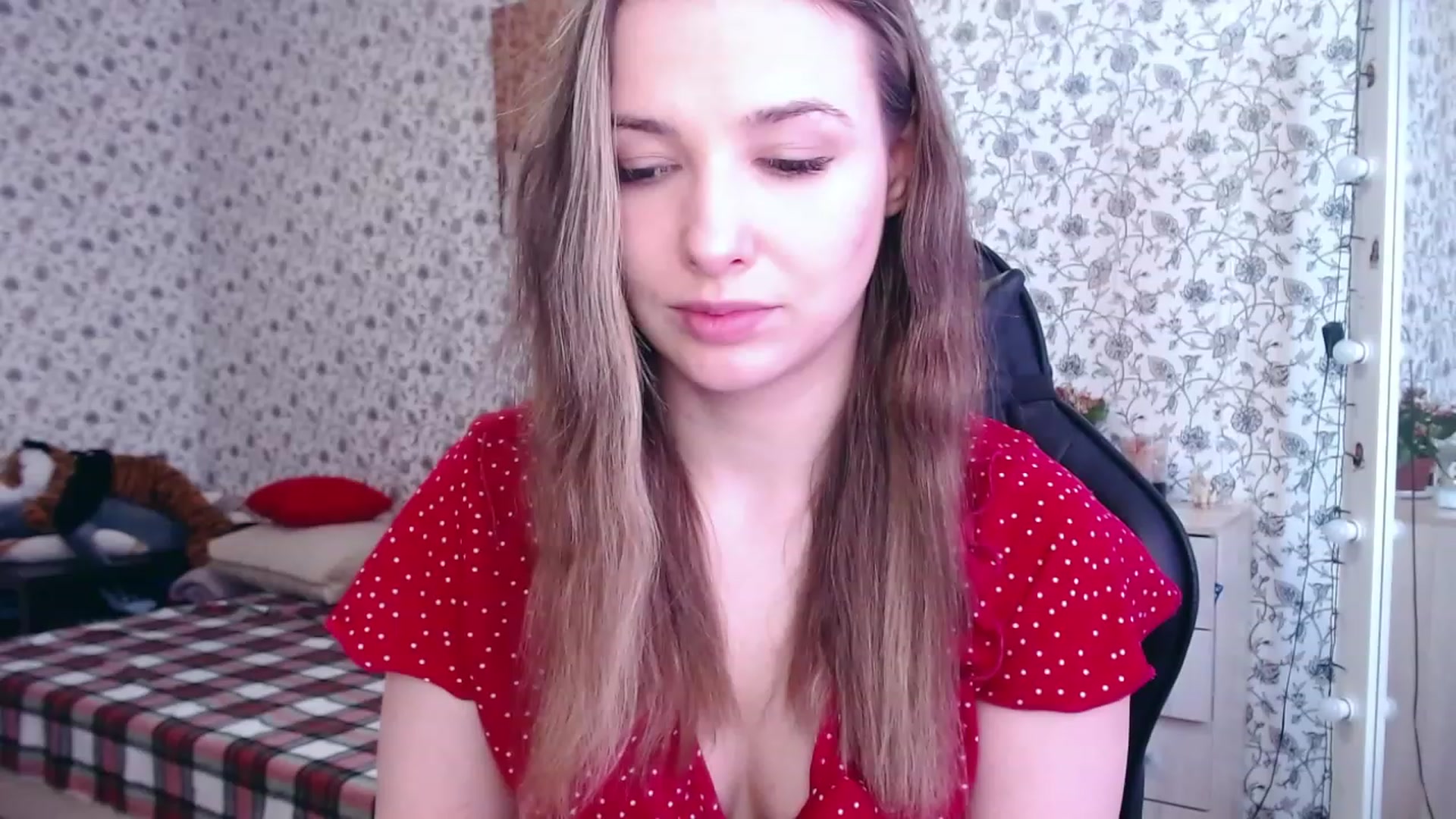 Gallery image thumbnail from RosieRosa's myfreecams stream on, 04/07/2023, 06:30 image 1 of 20