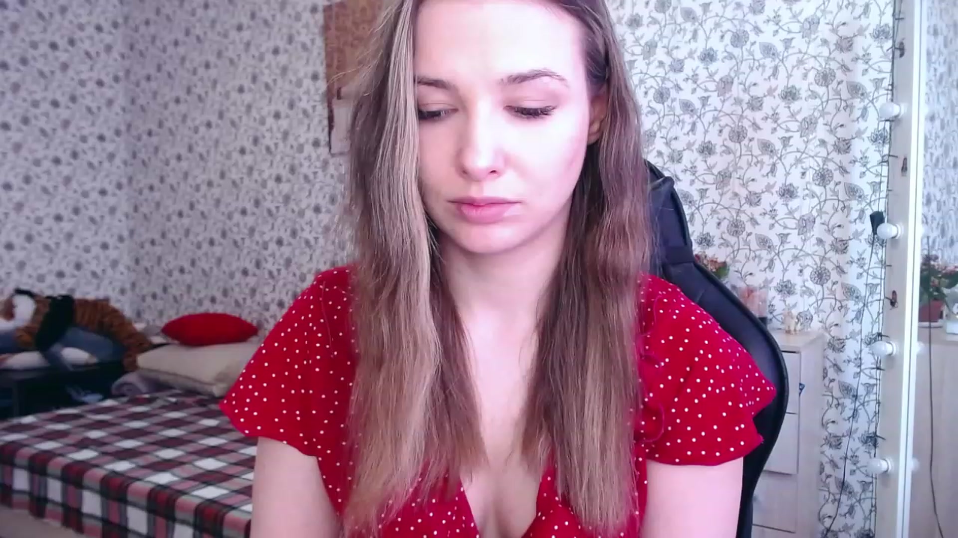 Gallery image thumbnail from RosieRosa's myfreecams stream on, 04/07/2023, 06:30 image 2 of 20