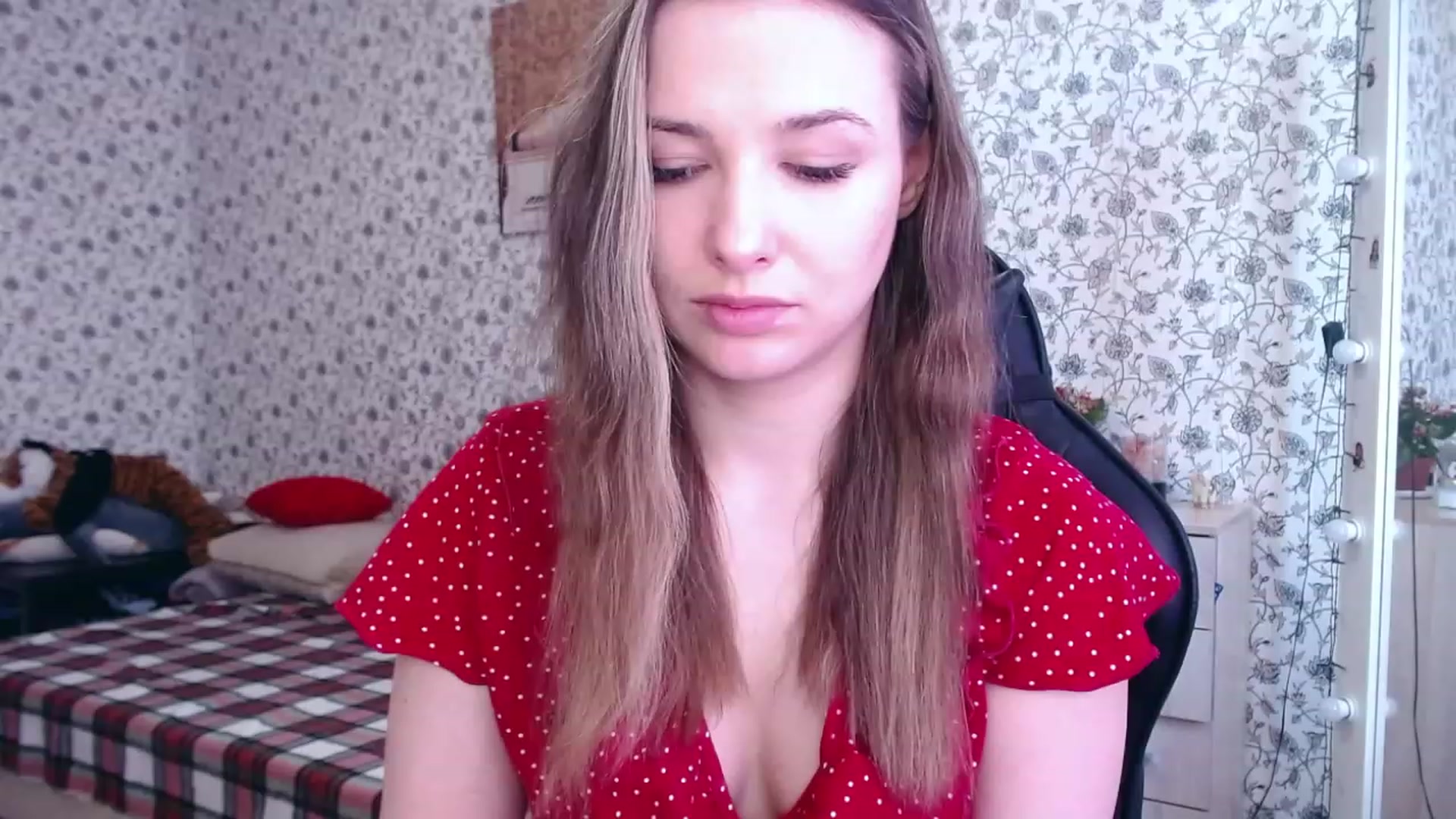 Gallery image thumbnail from RosieRosa's myfreecams stream on, 04/07/2023, 06:30 image 3 of 20
