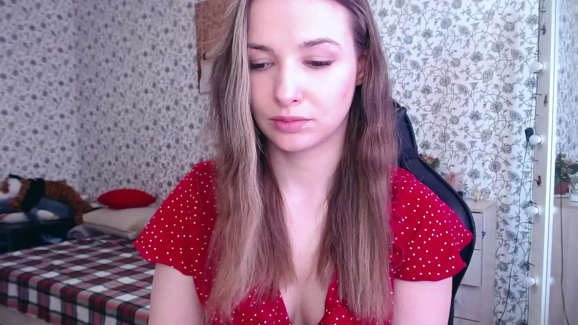 Gallery image thumbnail from RosieRosa's myfreecams stream on, 04/07/2023, 06:30 image 5 of 20