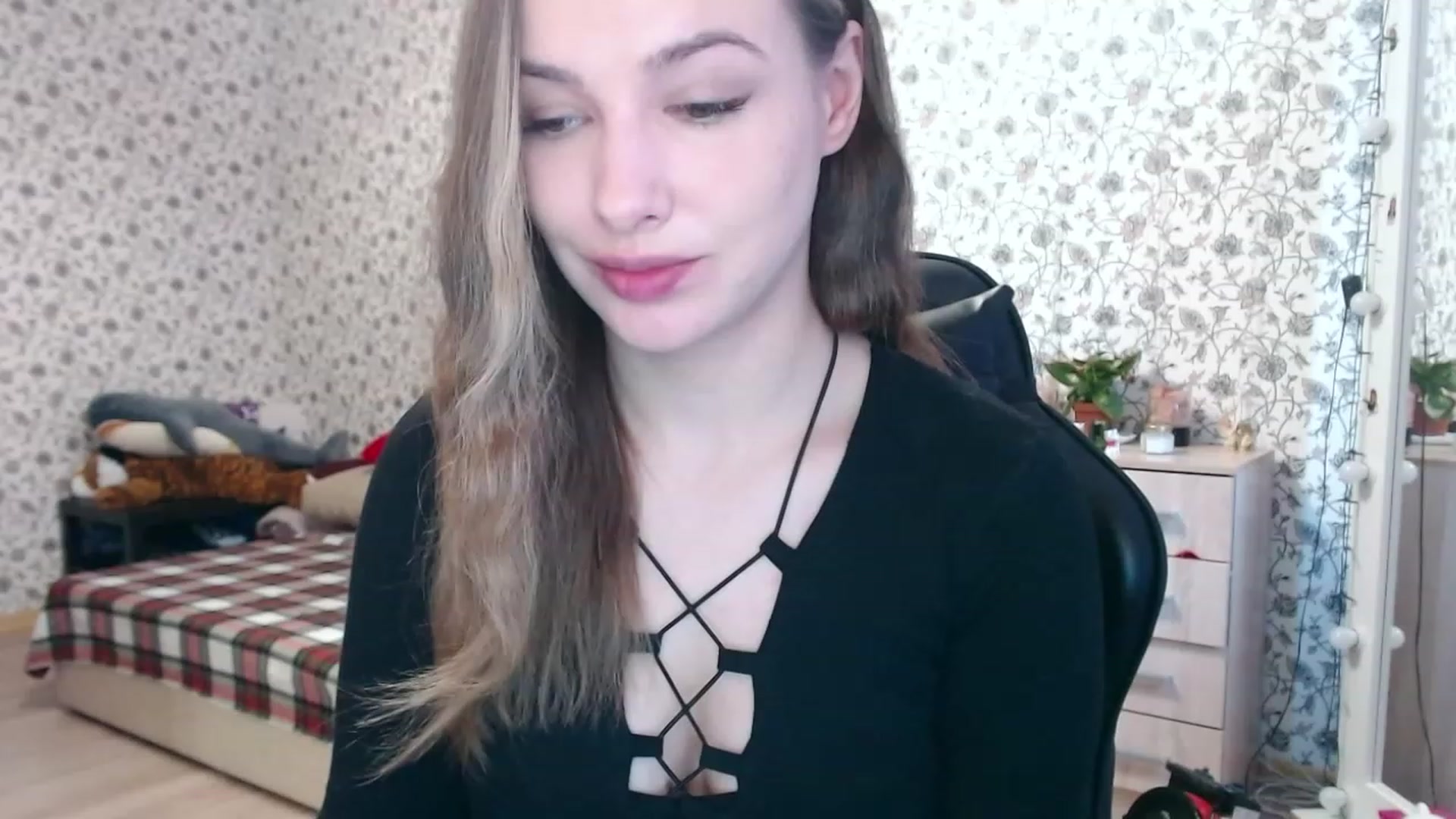 Gallery image thumbnail from RosieRosa's myfreecams stream on, 04/10/2023, 03:58 image 7 of 20
