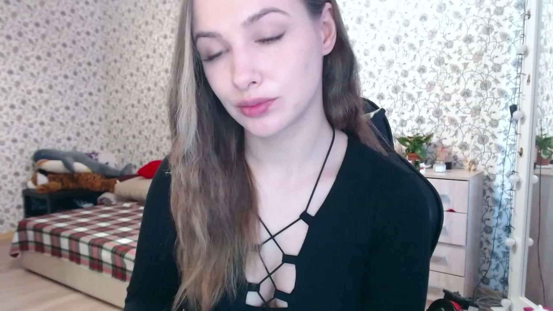 Gallery image thumbnail from RosieRosa's myfreecams stream on, 04/10/2023, 03:58 image 10 of 20