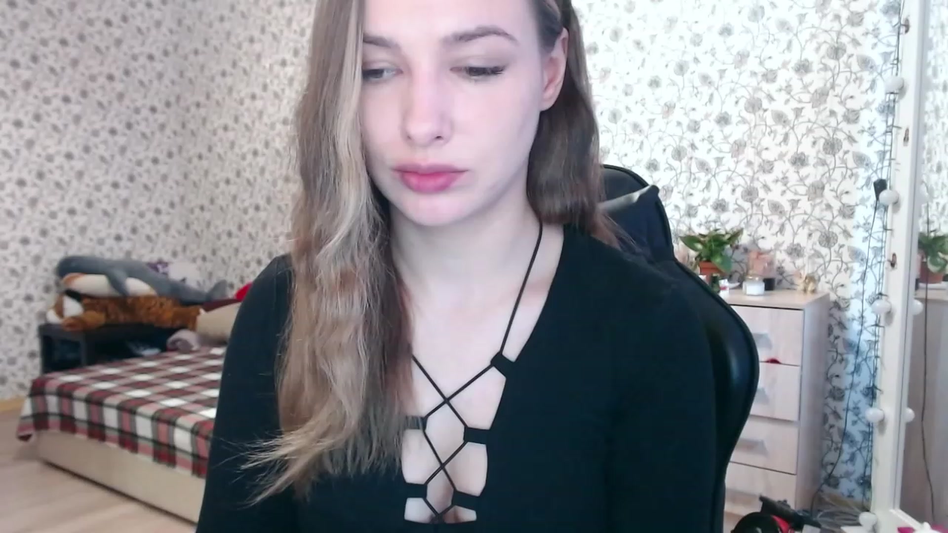 Gallery image thumbnail from RosieRosa's myfreecams stream on, 04/10/2023, 03:58 image 8 of 20