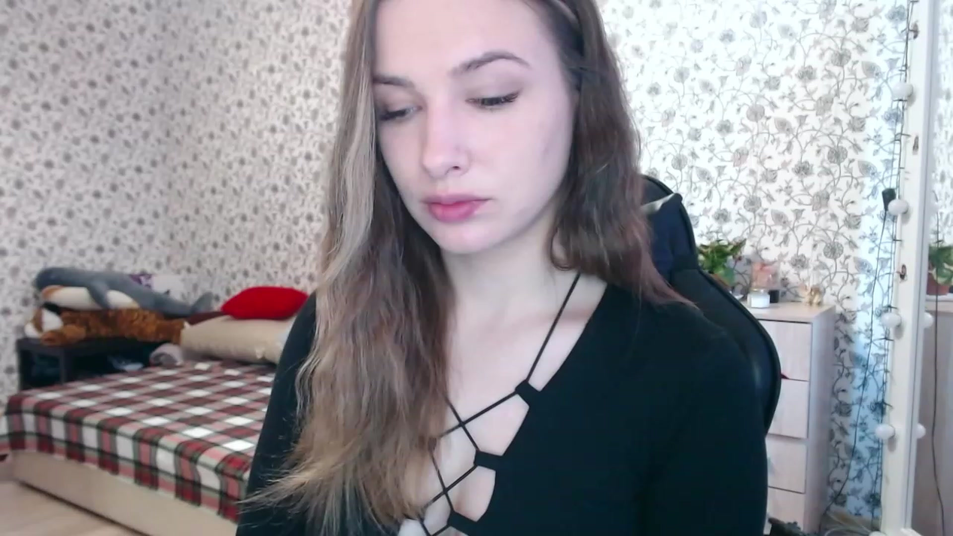 Gallery image thumbnail from RosieRosa's myfreecams stream on, 04/10/2023, 03:58 image 17 of 20