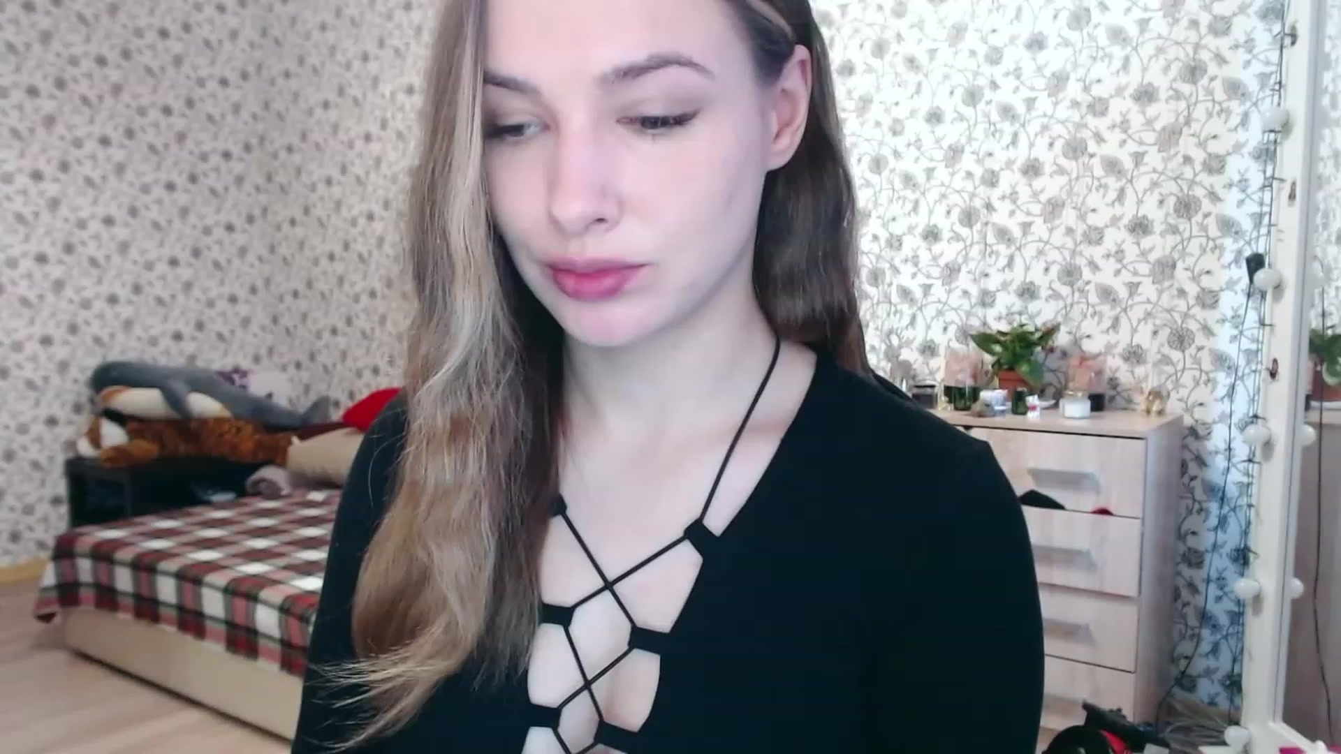 Gallery image thumbnail from RosieRosa's myfreecams stream on, 04/10/2023, 03:58 image 6 of 20