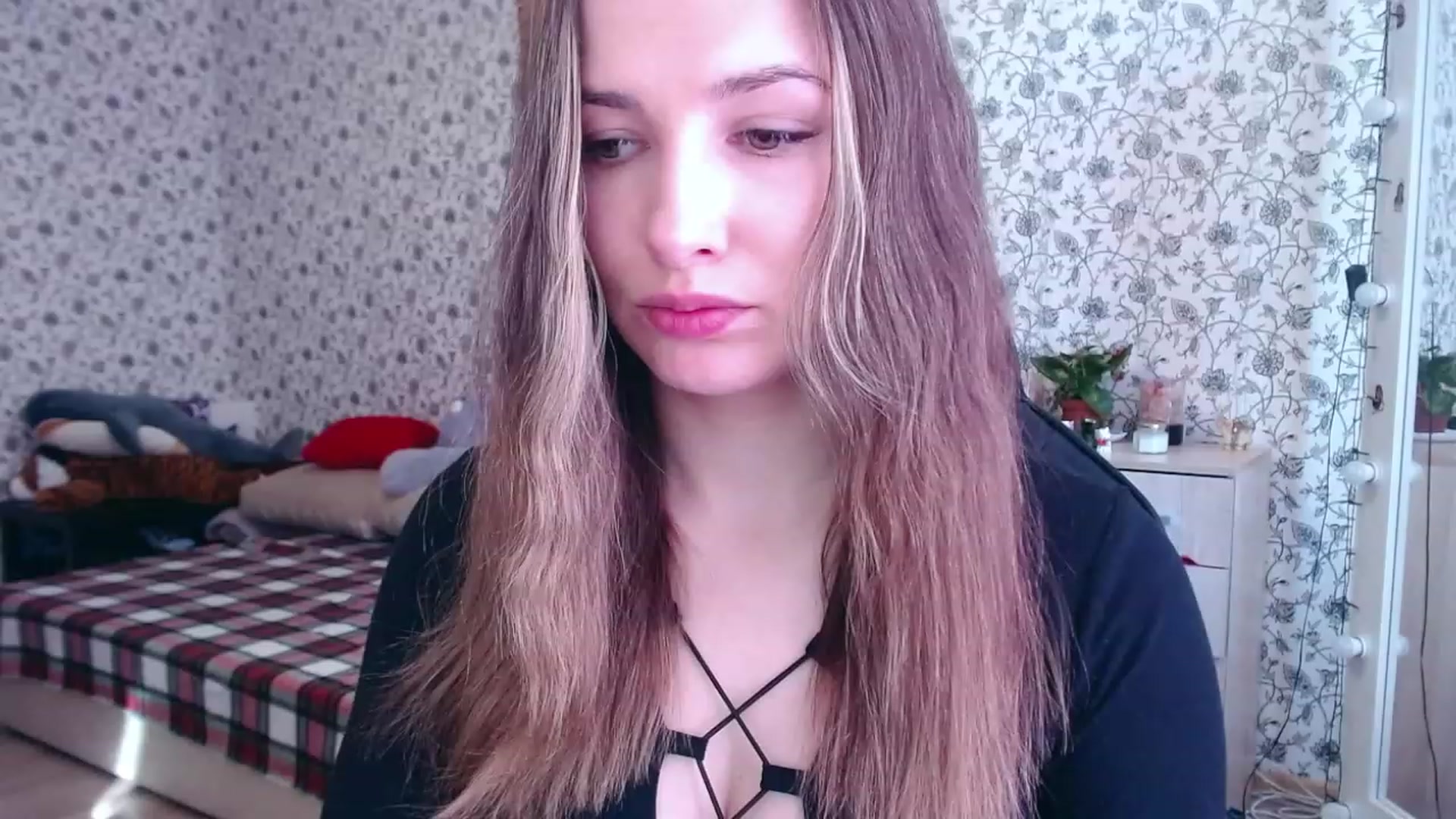 Gallery image thumbnail from RosieRosa's myfreecams stream on, 04/10/2023, 06:38 image 18 of 20