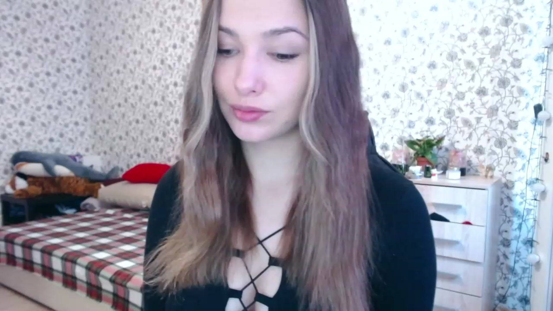 Gallery image thumbnail from RosieRosa's myfreecams stream on, 04/10/2023, 06:38 image 4 of 20