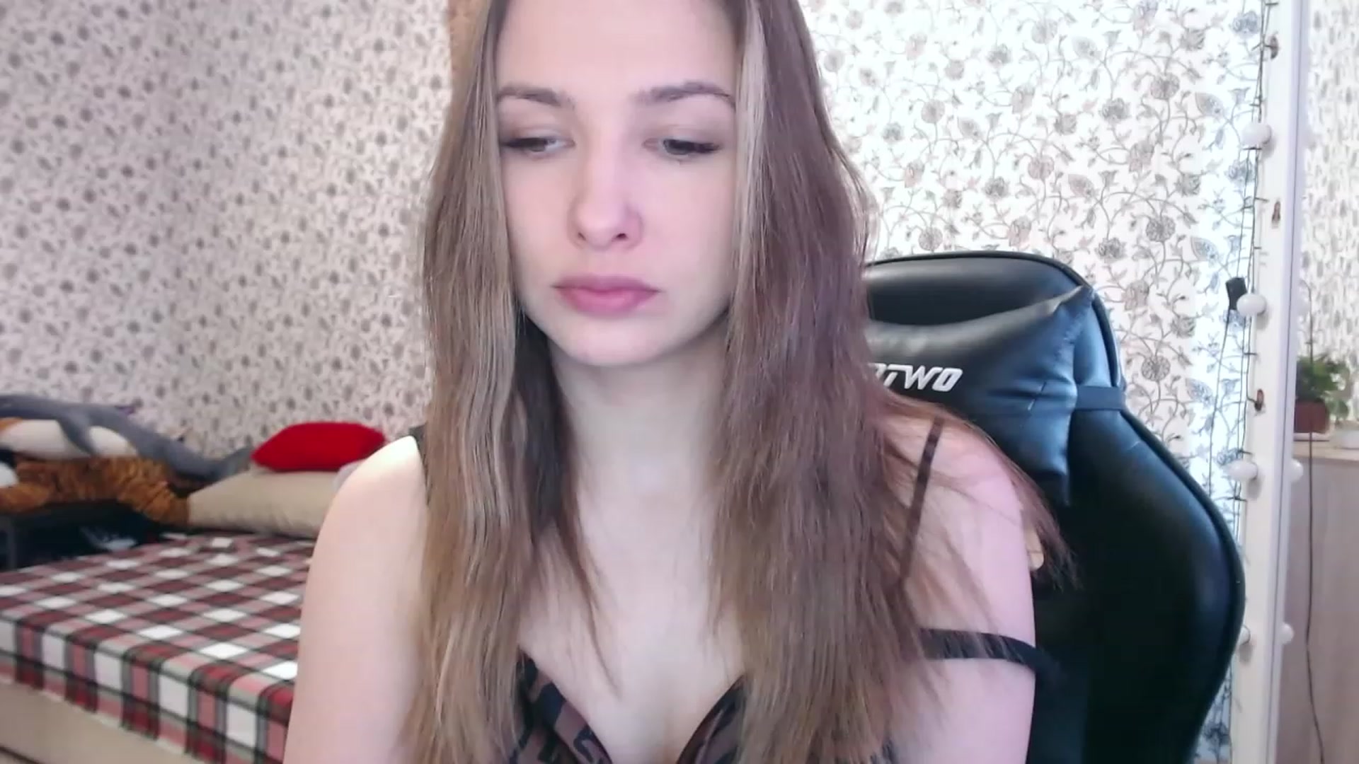 Gallery image thumbnail from RosieRosa's myfreecams stream on, 04/12/2023, 04:33 image 20 of 20