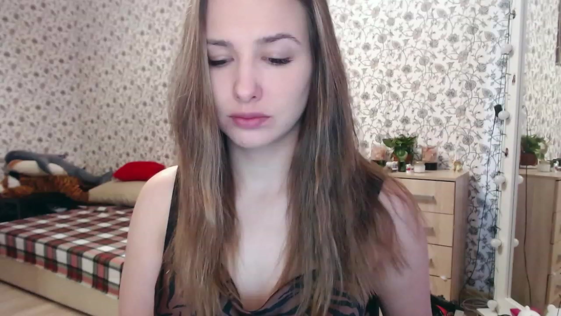 Gallery image thumbnail from RosieRosa's myfreecams stream on, 04/12/2023, 04:33 image 4 of 20