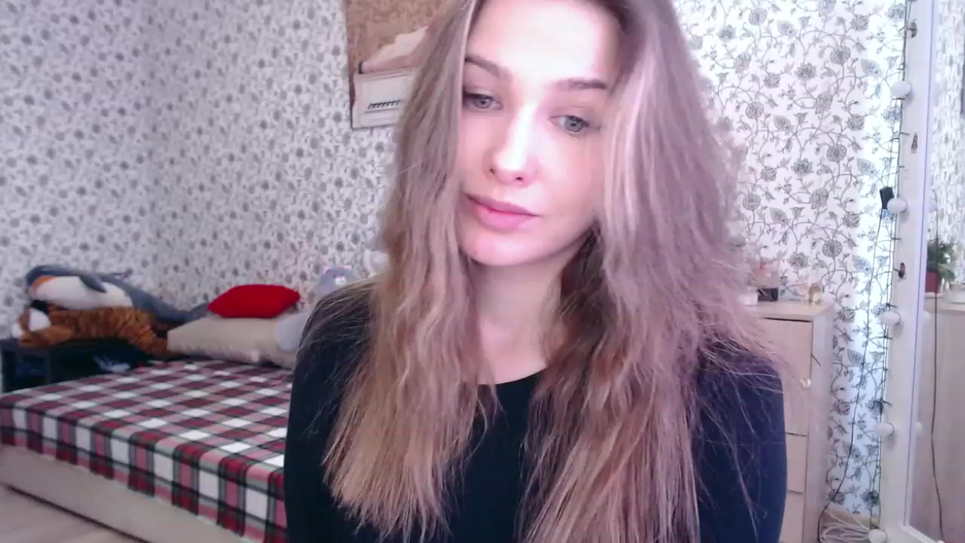 Gallery image thumbnail from RosieRosa's myfreecams stream on, 04/13/2023, 06:18 image 6 of 20