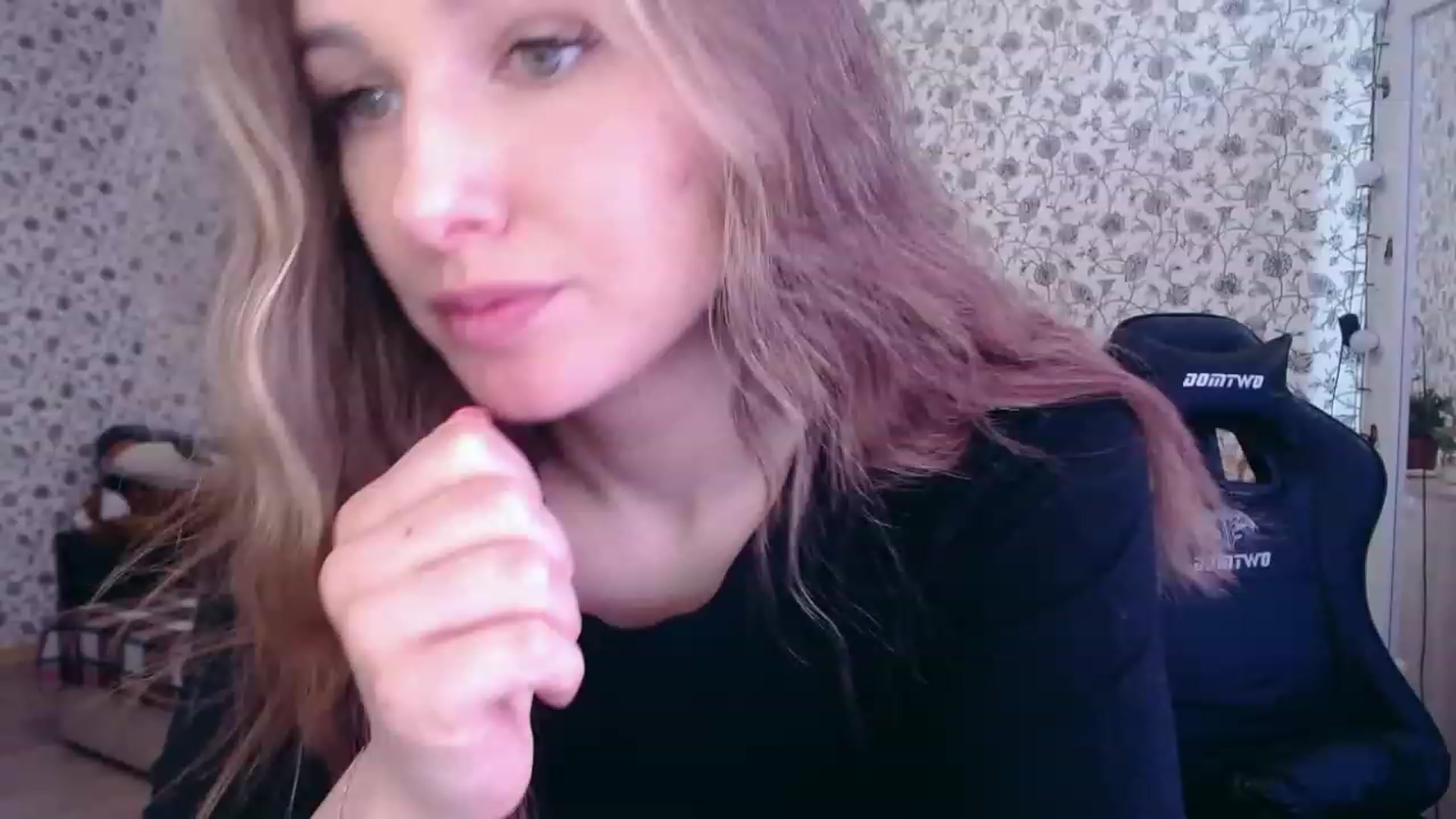 Gallery image thumbnail from RosieRosa's myfreecams stream on, 04/13/2023, 06:18 image 17 of 20