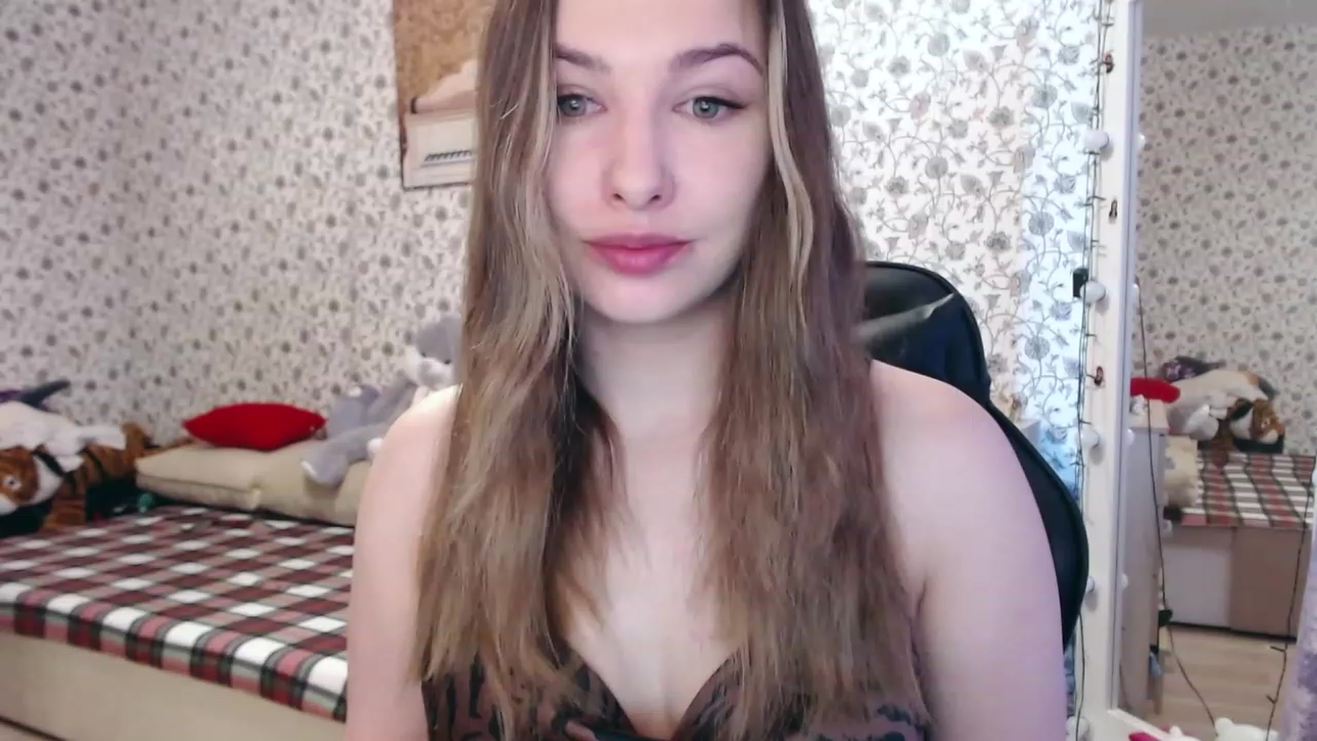 Gallery image thumbnail from RosieRosa's myfreecams stream on, 04/23/2023, 03:57 image 5 of 20