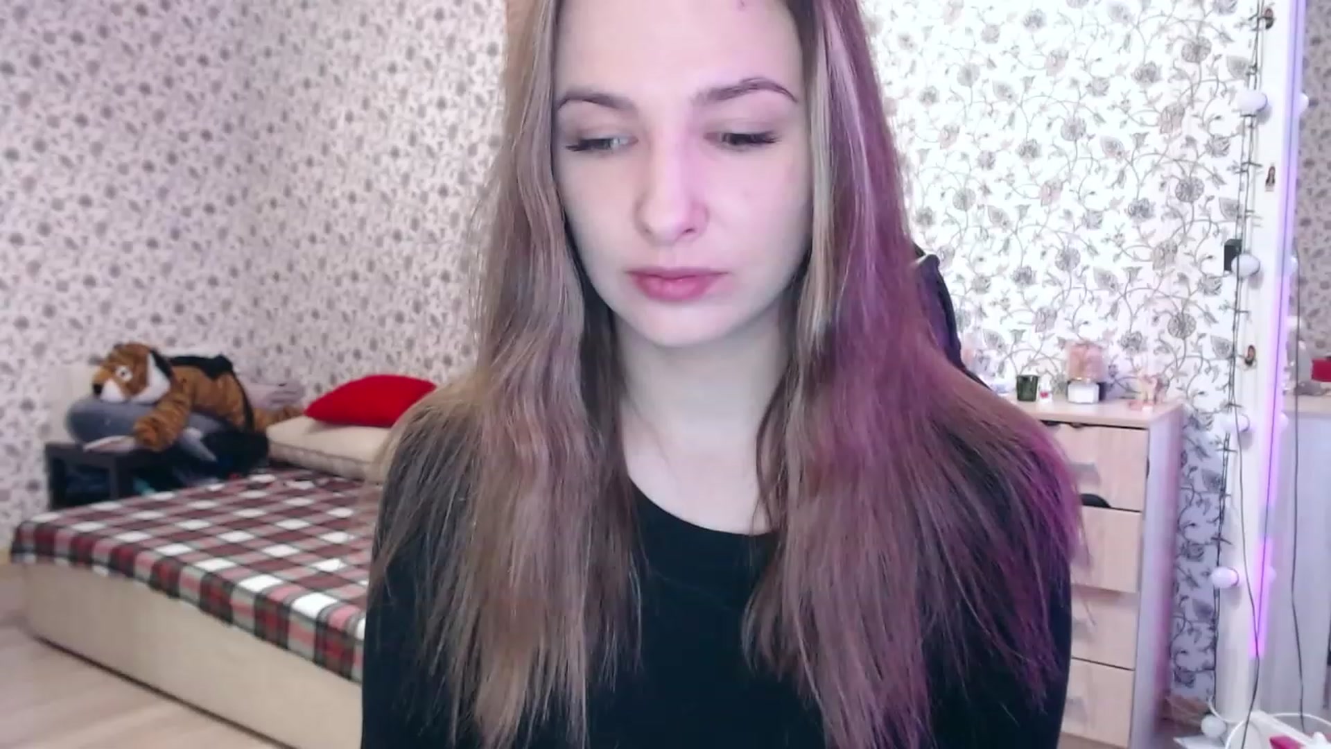 Gallery image thumbnail from RosieRosa's myfreecams stream on, 05/03/2023, 03:48 image 6 of 20