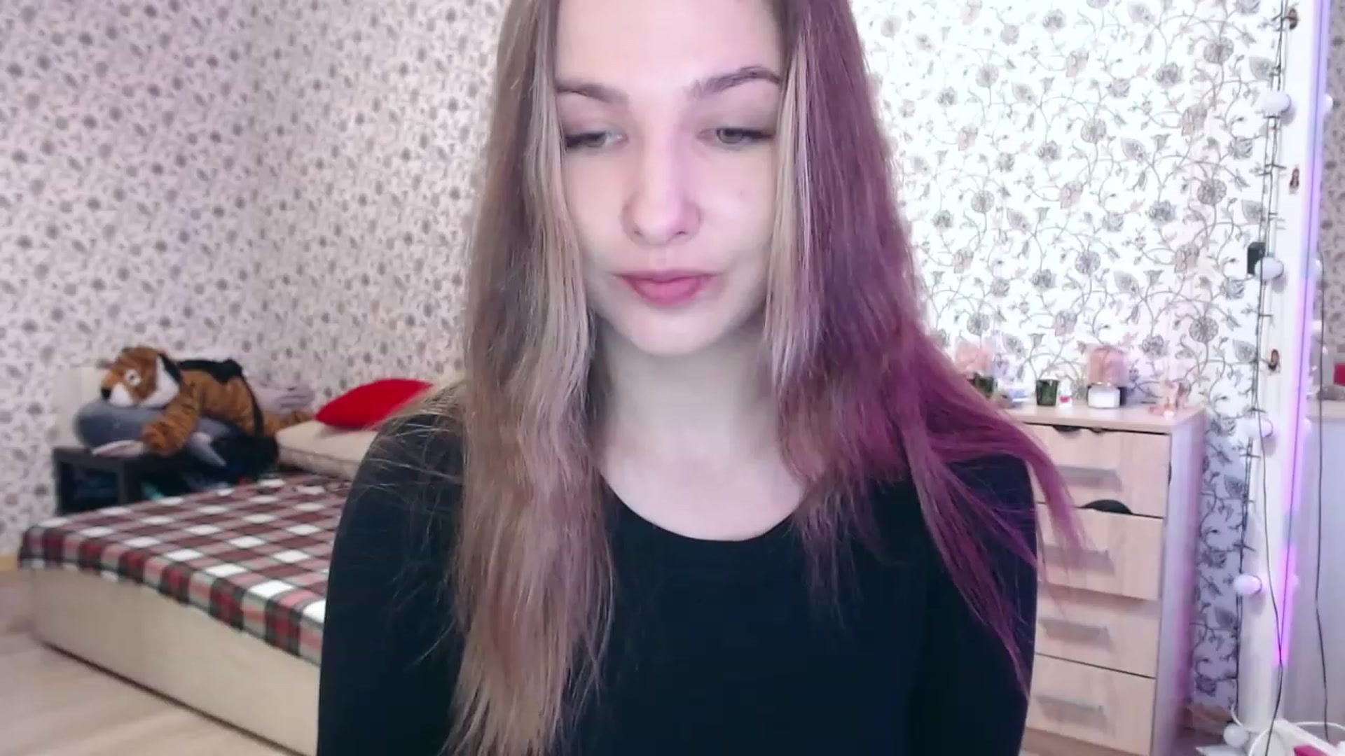 Gallery image thumbnail from RosieRosa's myfreecams stream on, 05/03/2023, 03:48 image 17 of 20