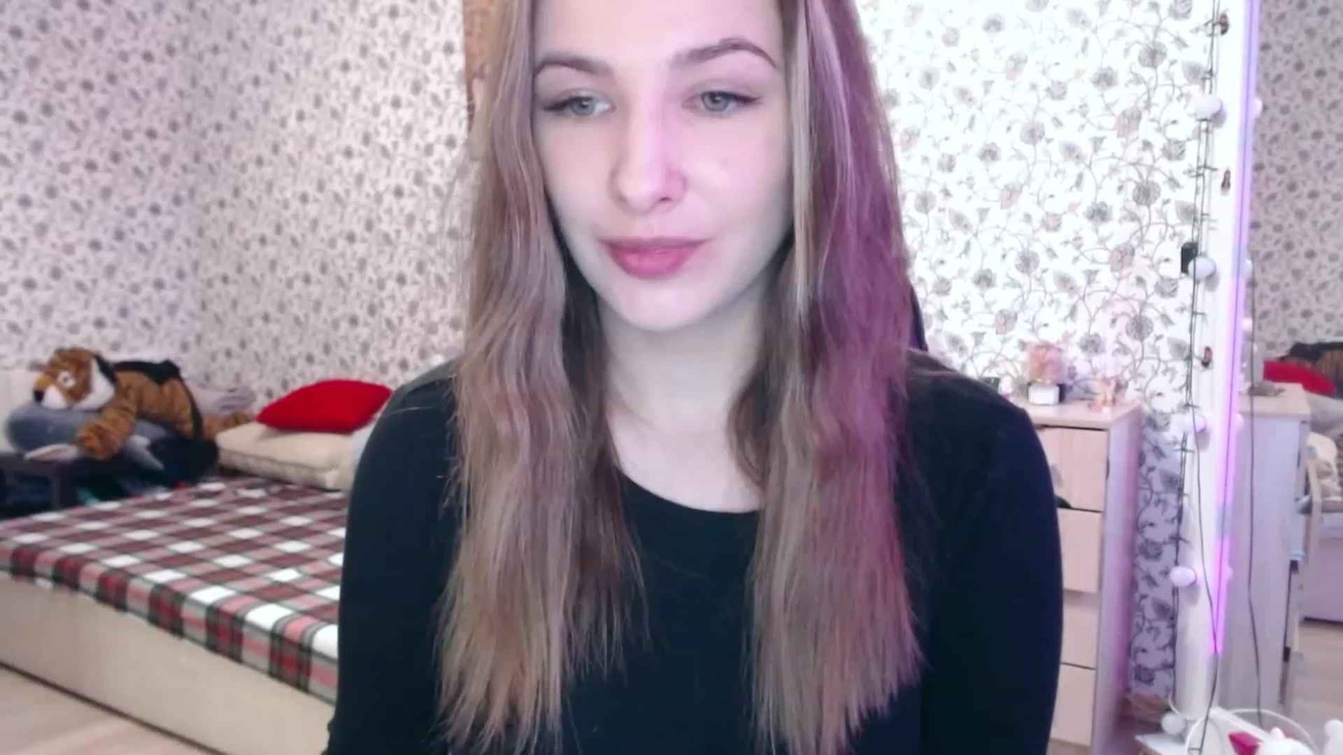 Gallery image thumbnail from RosieRosa's myfreecams stream on, 05/03/2023, 03:48 image 3 of 20