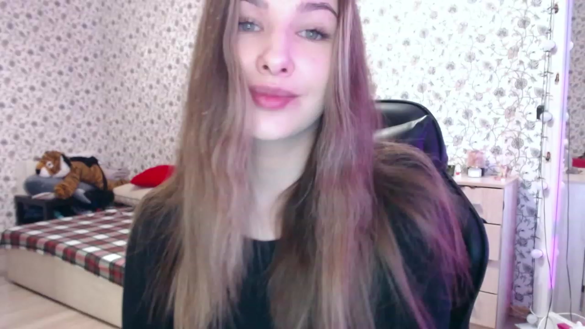Gallery image thumbnail from RosieRosa's myfreecams stream on, 05/03/2023, 03:48 image 20 of 20