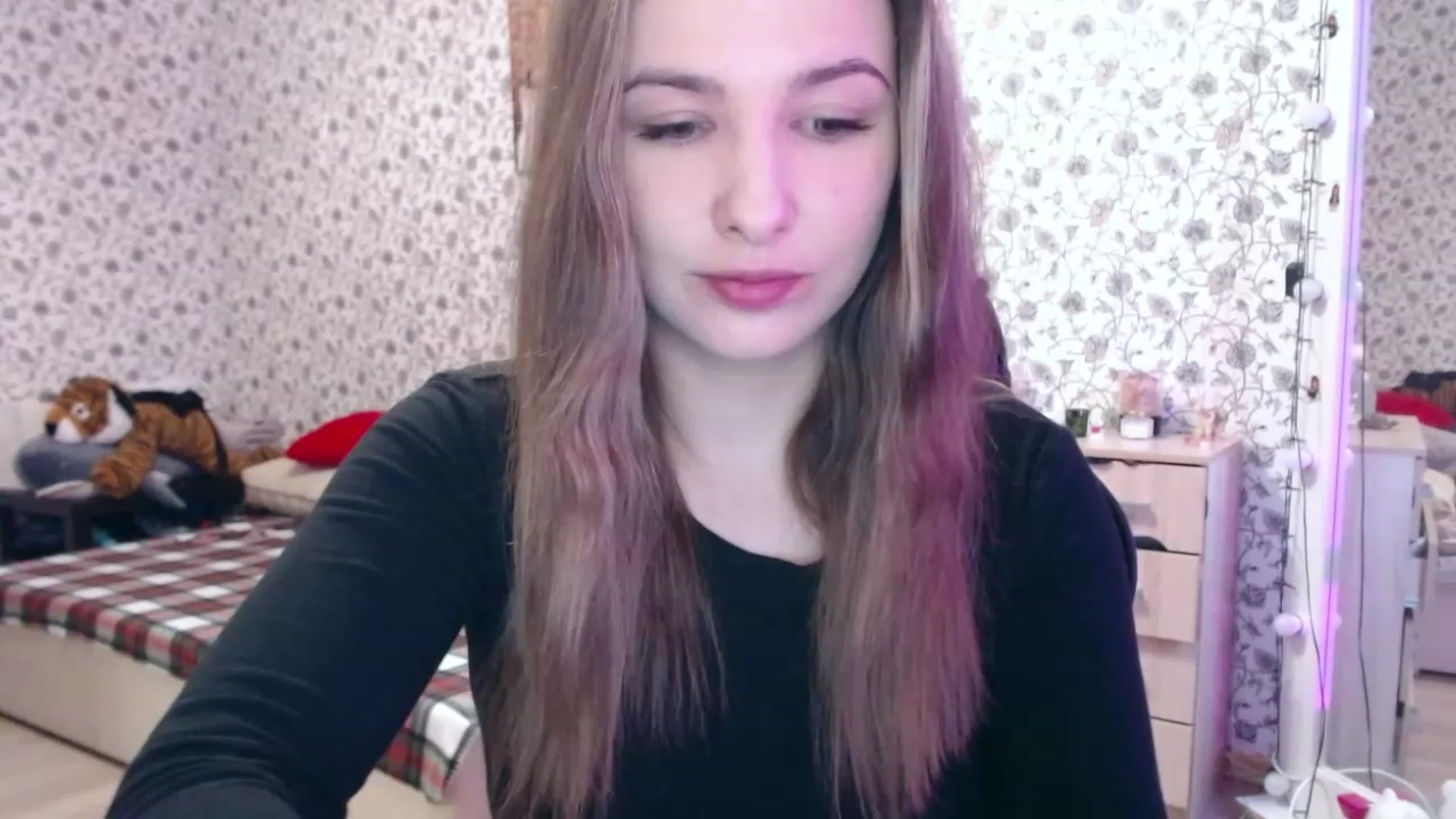 Gallery image thumbnail from RosieRosa's myfreecams stream on, 05/03/2023, 03:48 image 2 of 20