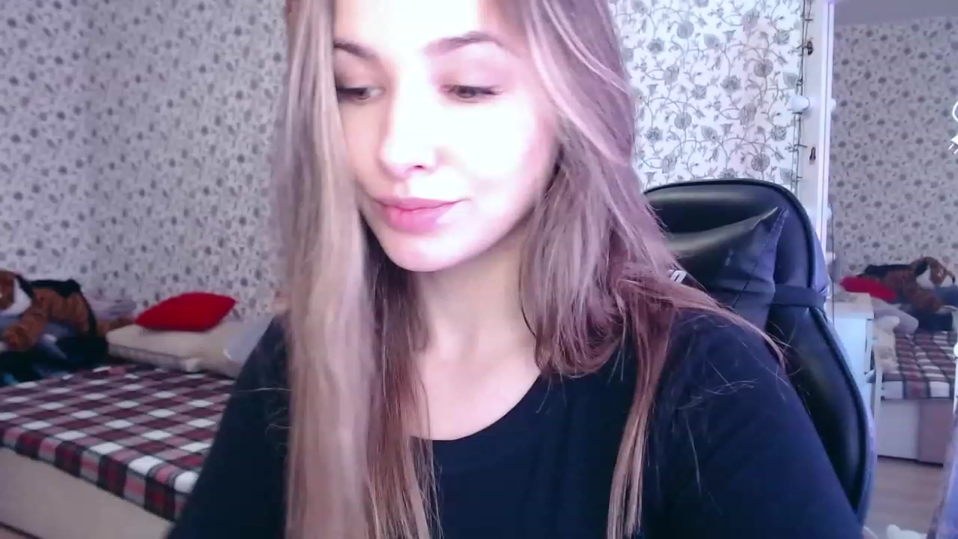 Gallery image thumbnail from RosieRosa's myfreecams stream on, 05/03/2023, 06:37 image 4 of 20
