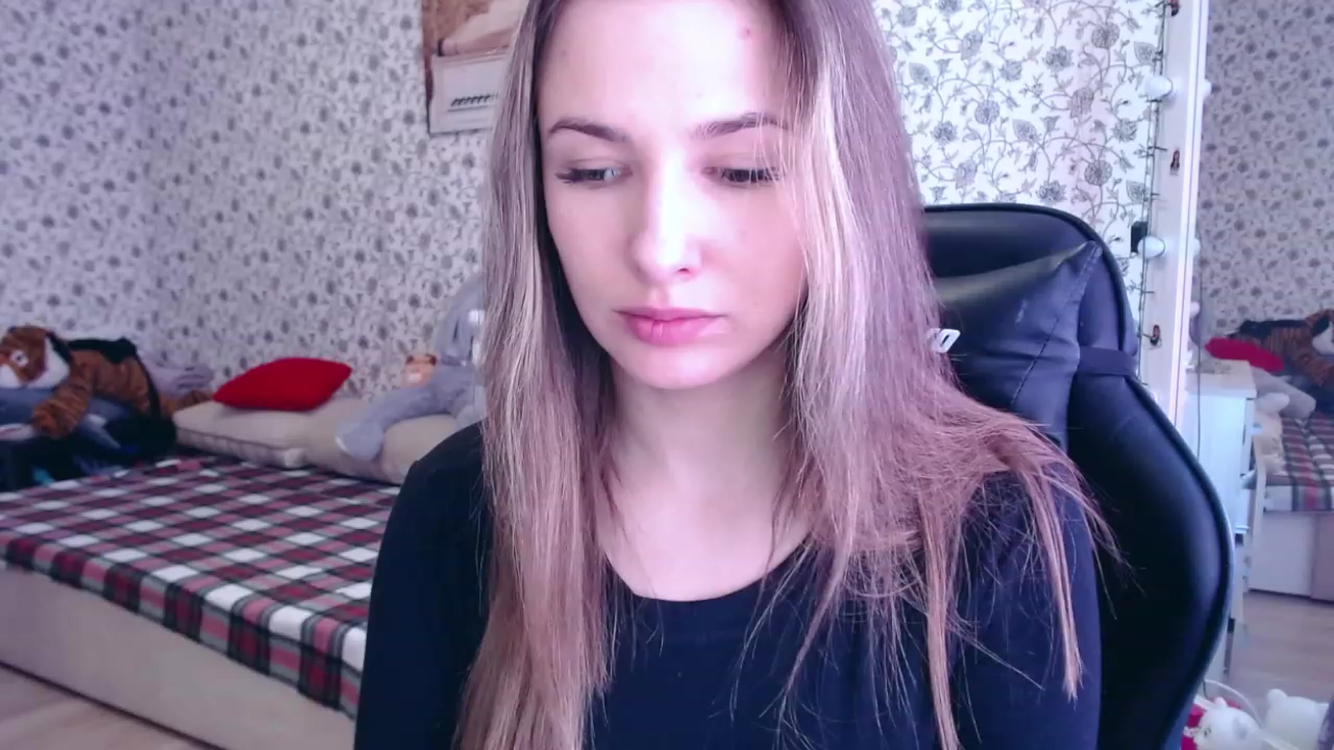 Gallery image thumbnail from RosieRosa's myfreecams stream on, 05/03/2023, 06:37 image 15 of 20