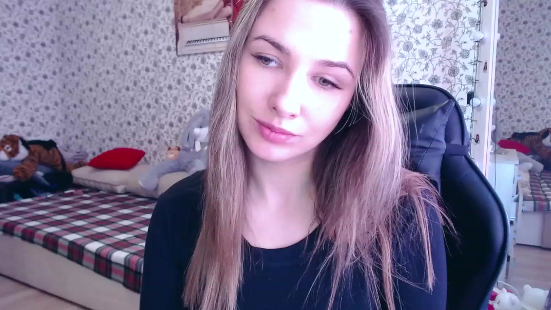 Gallery image thumbnail from RosieRosa's myfreecams stream on, 05/03/2023, 06:37 image 16 of 20