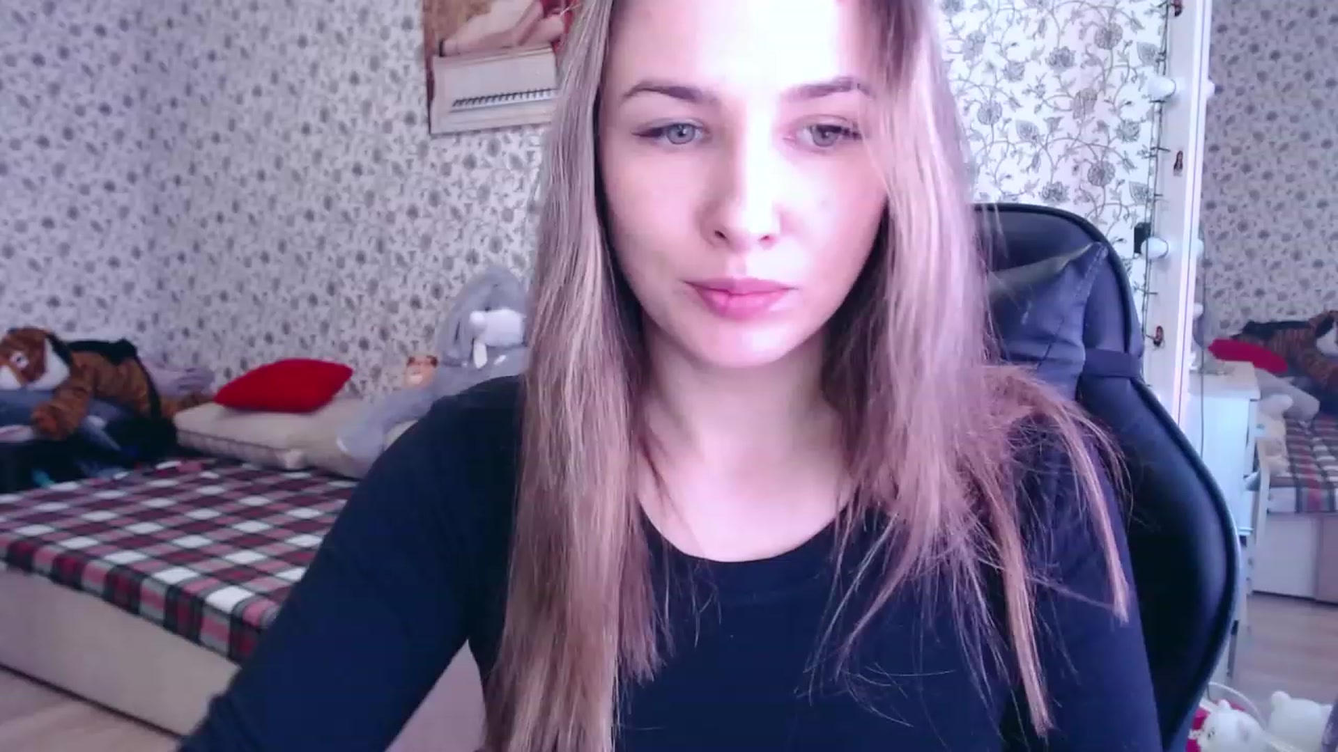 Gallery image thumbnail from RosieRosa's myfreecams stream on, 05/03/2023, 06:37 image 14 of 20