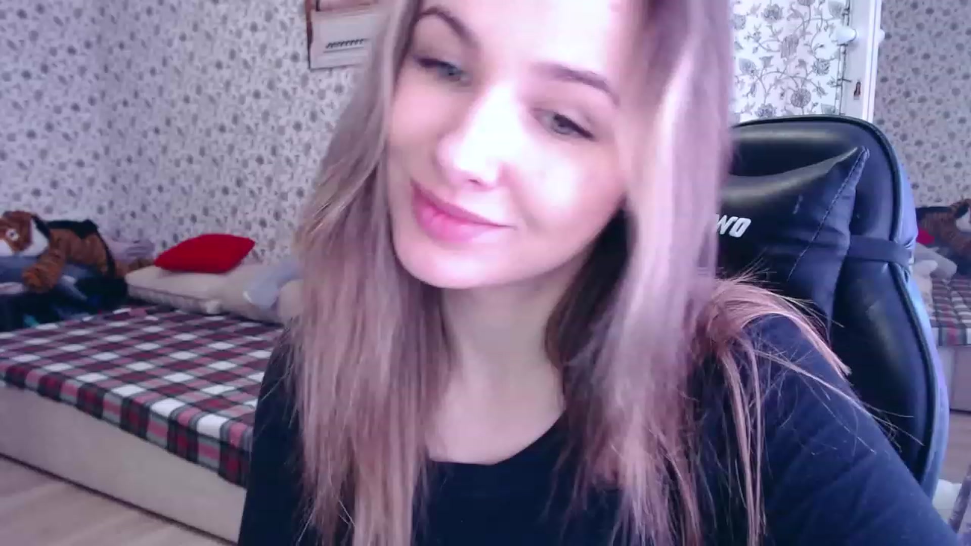Gallery image thumbnail from RosieRosa's myfreecams stream on, 05/03/2023, 06:37 image 18 of 20
