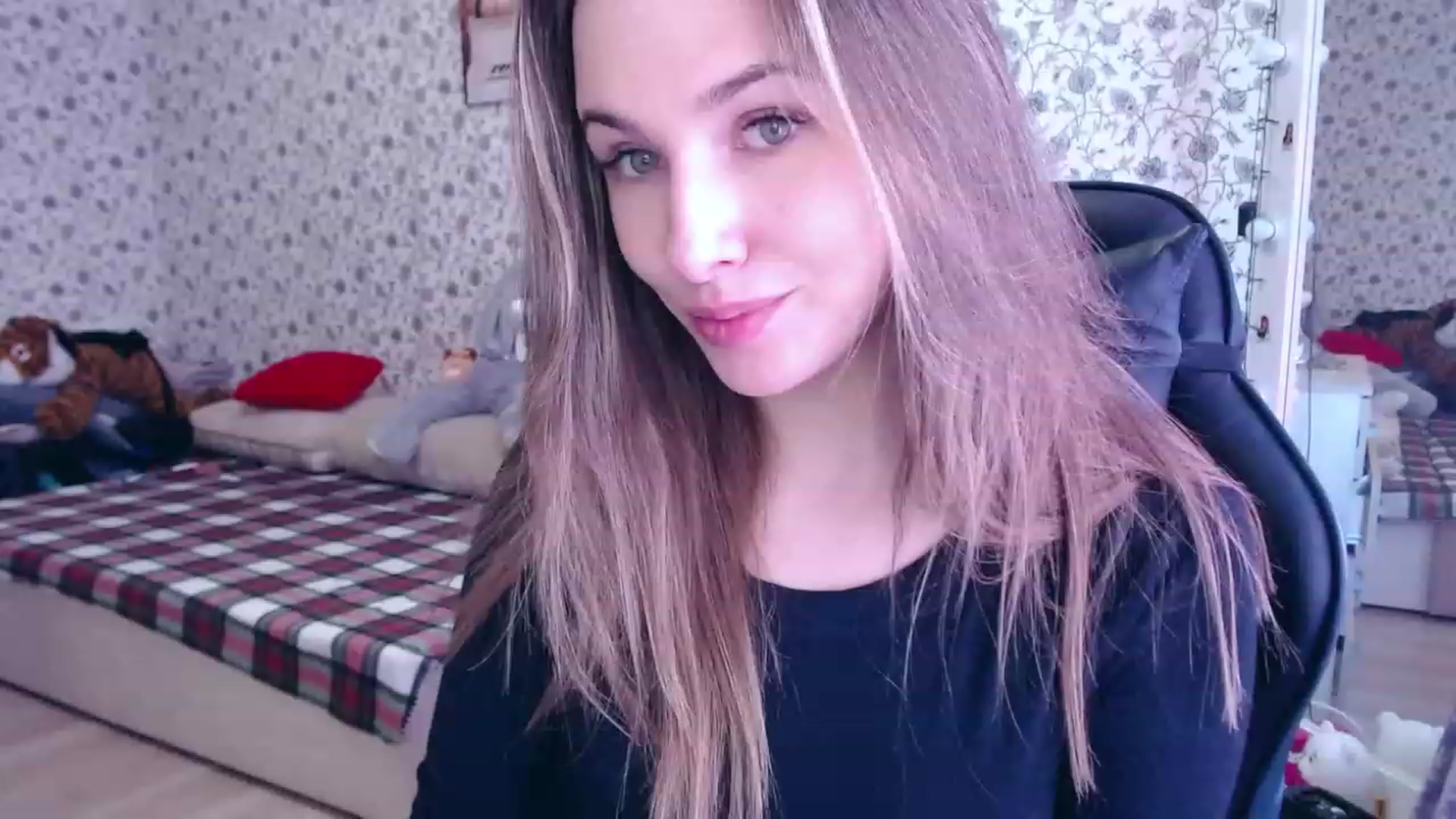 Gallery image thumbnail from RosieRosa's myfreecams stream on, 05/03/2023, 06:37 image 17 of 20