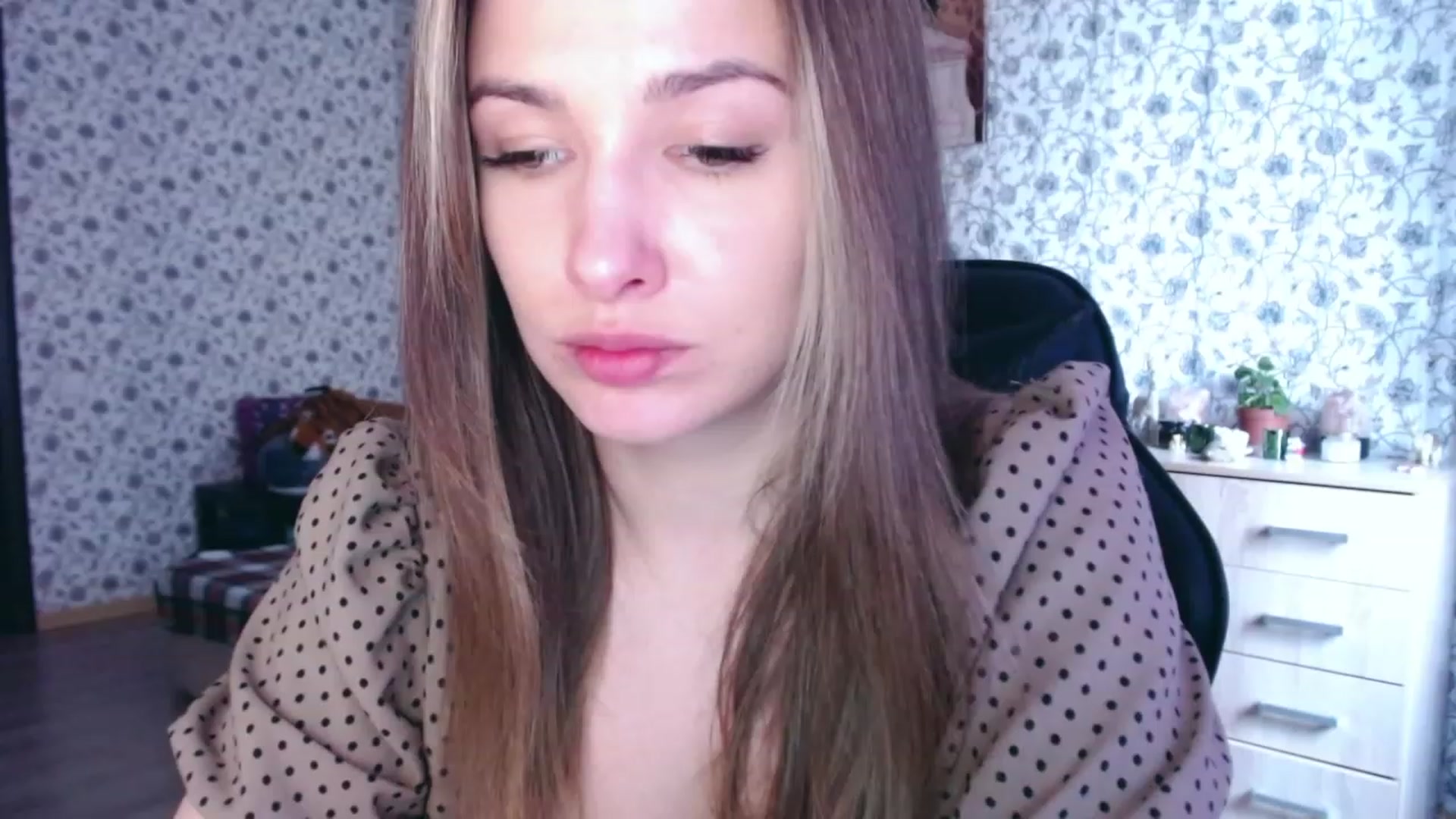 Gallery image thumbnail from RosieRosa's myfreecams stream on, 05/09/2023, 15:53 image 6 of 20