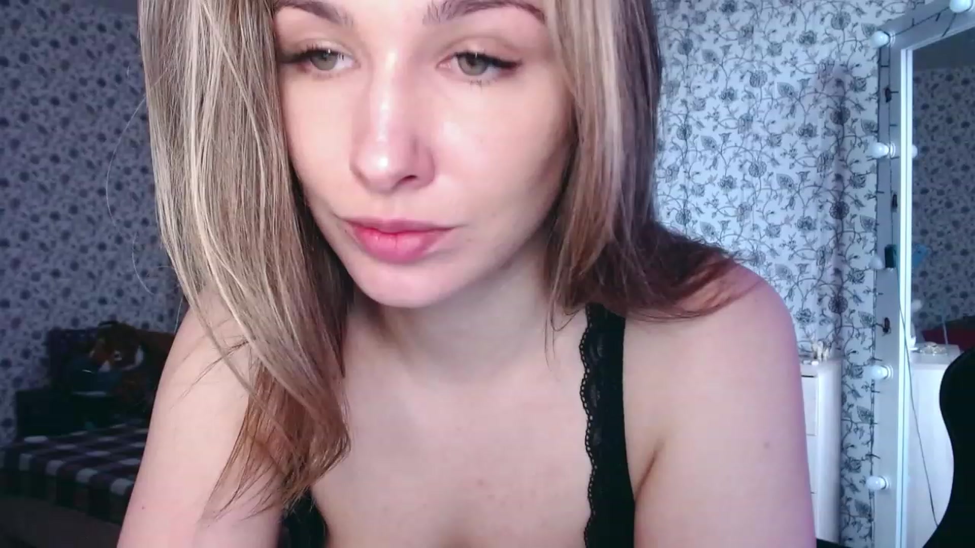 Gallery image thumbnail from RosieRosa's myfreecams stream on, 05/09/2023, 15:53 image 12 of 20